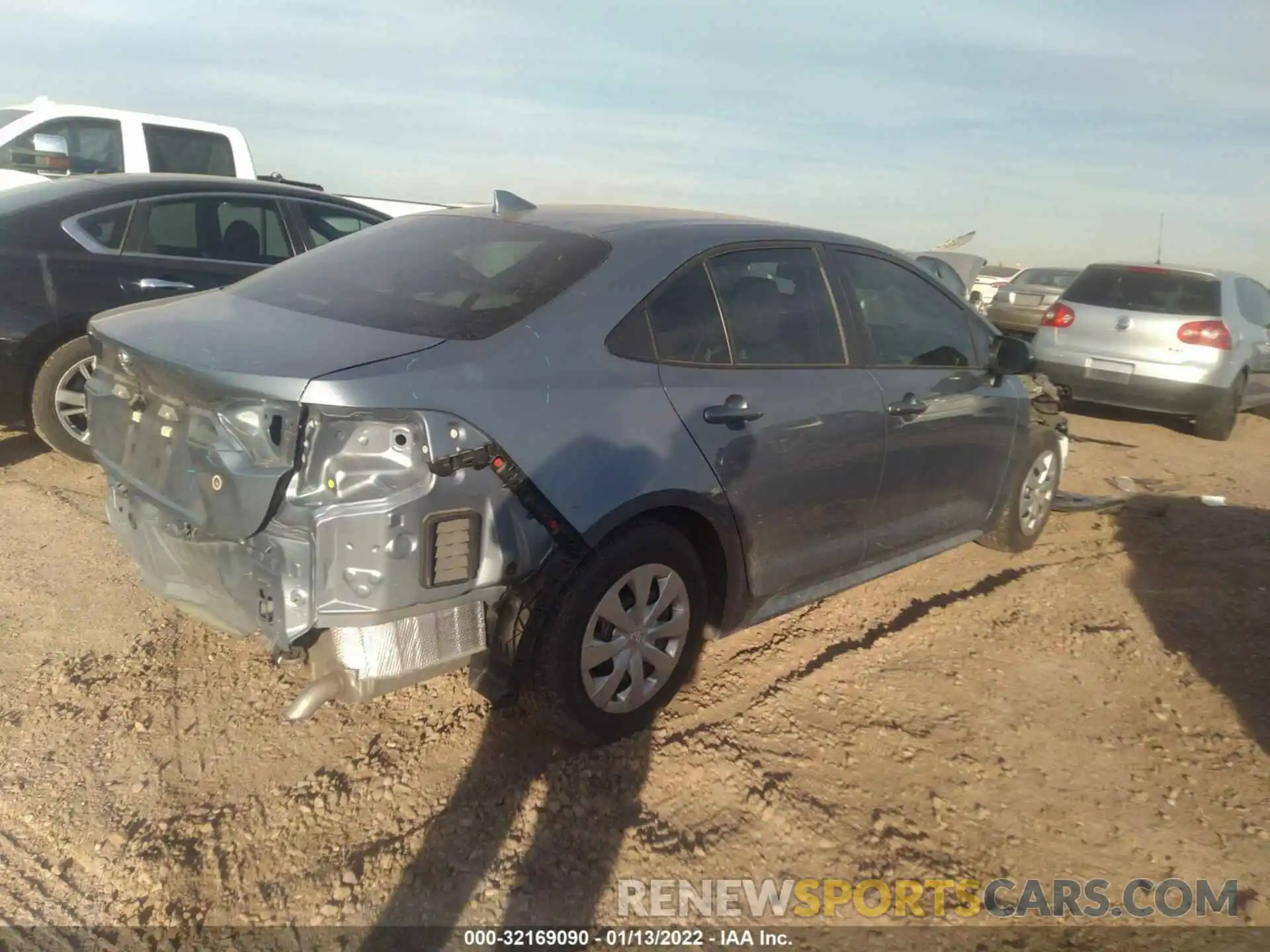 4 Photograph of a damaged car 5YFDPRAE3LP055189 TOYOTA COROLLA 2020