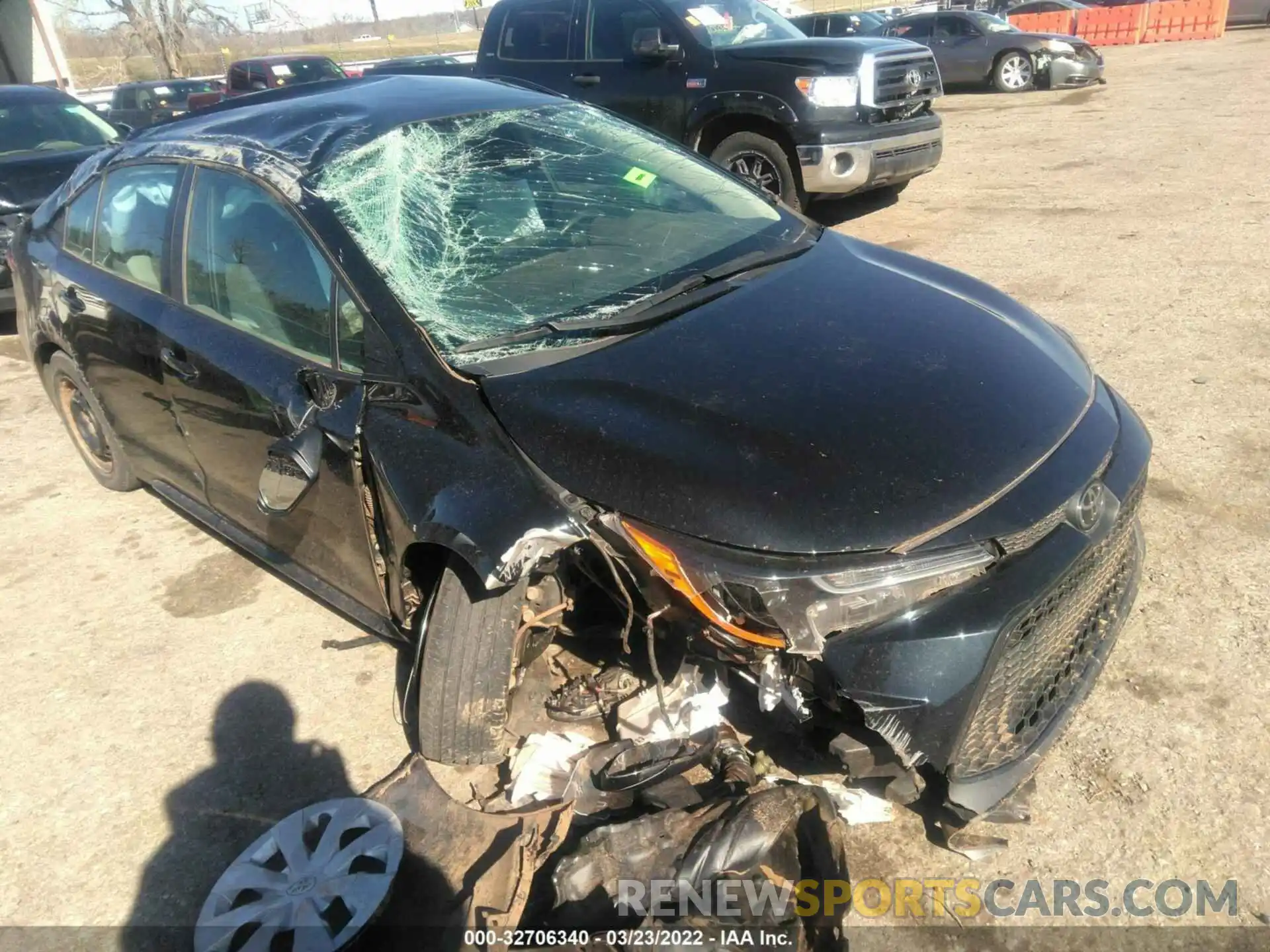 1 Photograph of a damaged car 5YFDPRAE3LP057766 TOYOTA COROLLA 2020