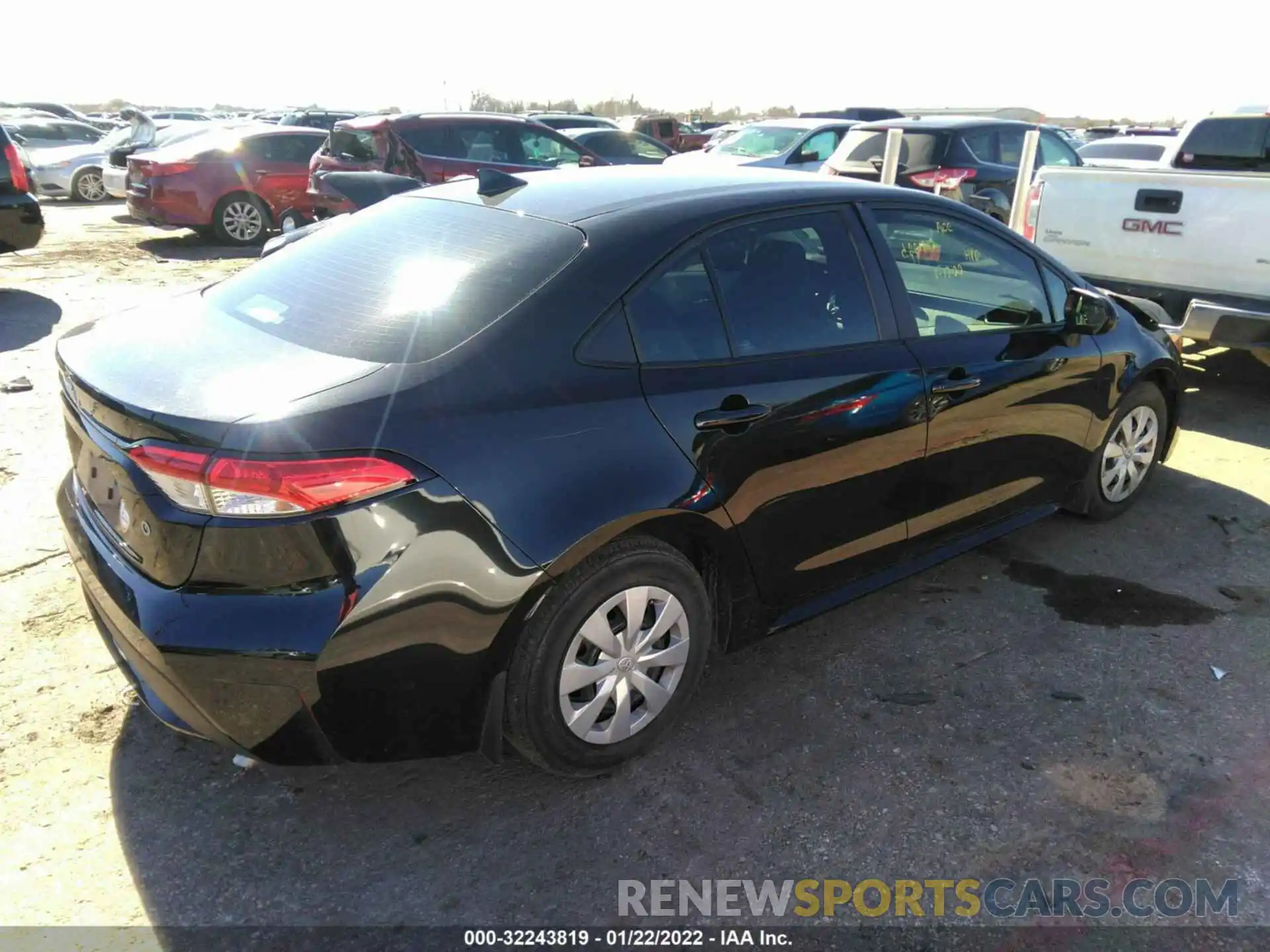 4 Photograph of a damaged car 5YFDPRAE3LP068153 TOYOTA COROLLA 2020