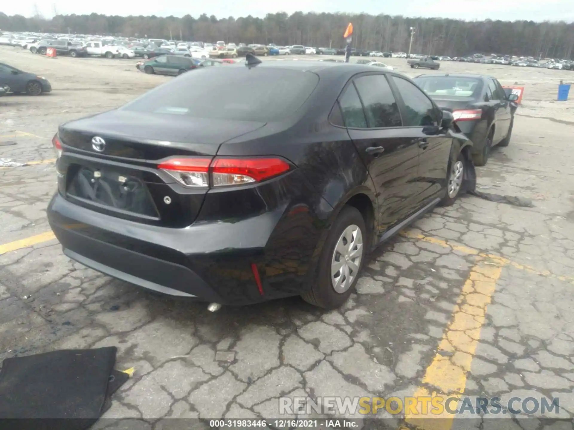 4 Photograph of a damaged car 5YFDPRAE3LP104522 TOYOTA COROLLA 2020