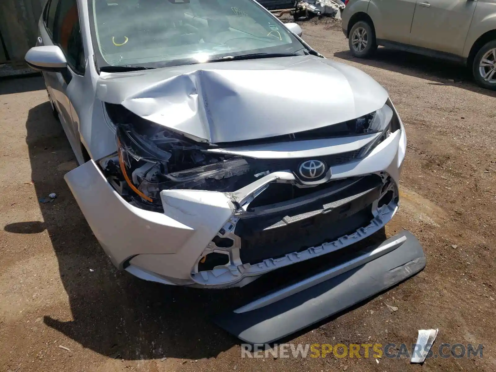 9 Photograph of a damaged car 5YFDPRAE3LP112829 TOYOTA COROLLA 2020