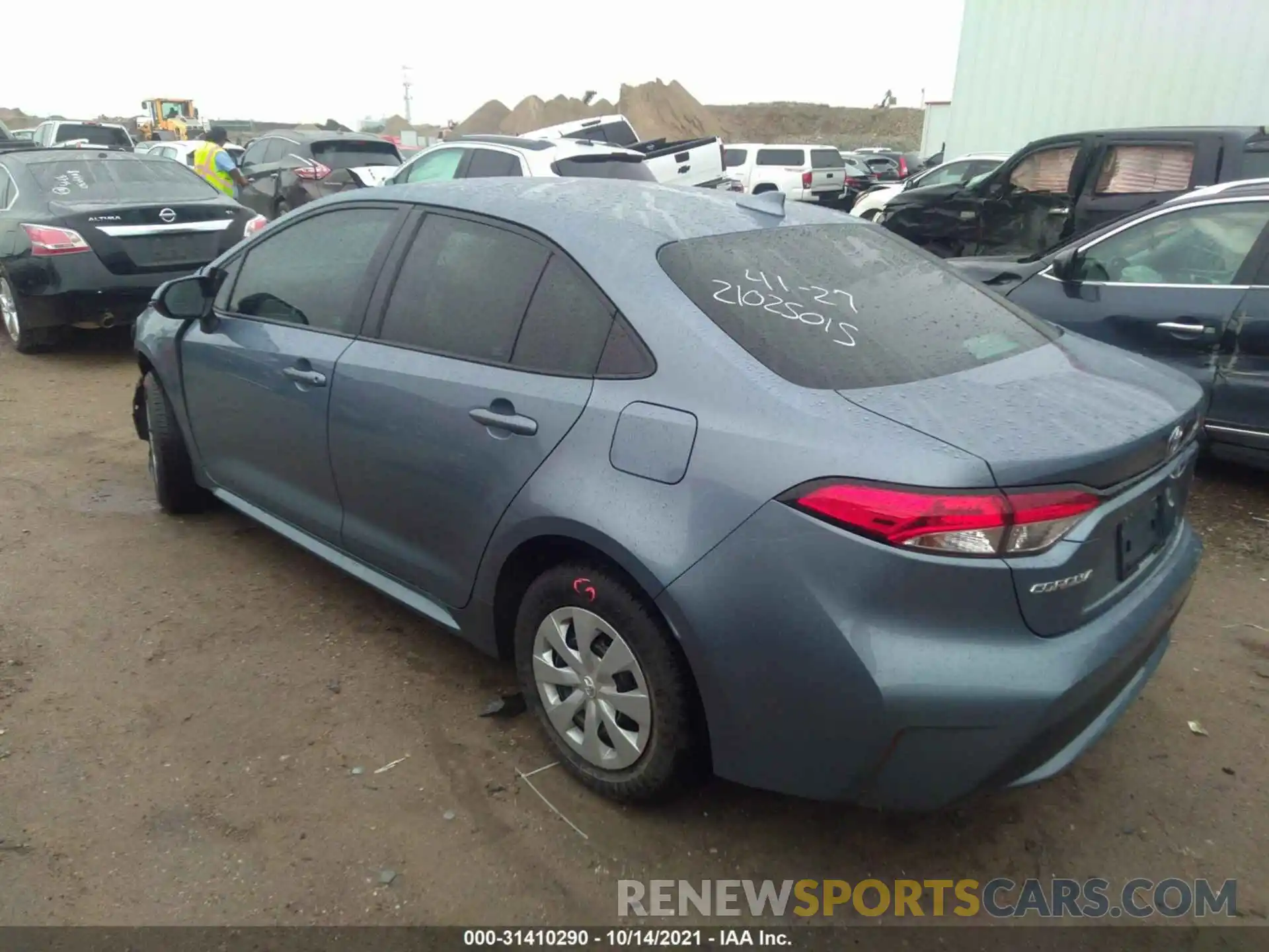 3 Photograph of a damaged car 5YFDPRAE3LP129064 TOYOTA COROLLA 2020