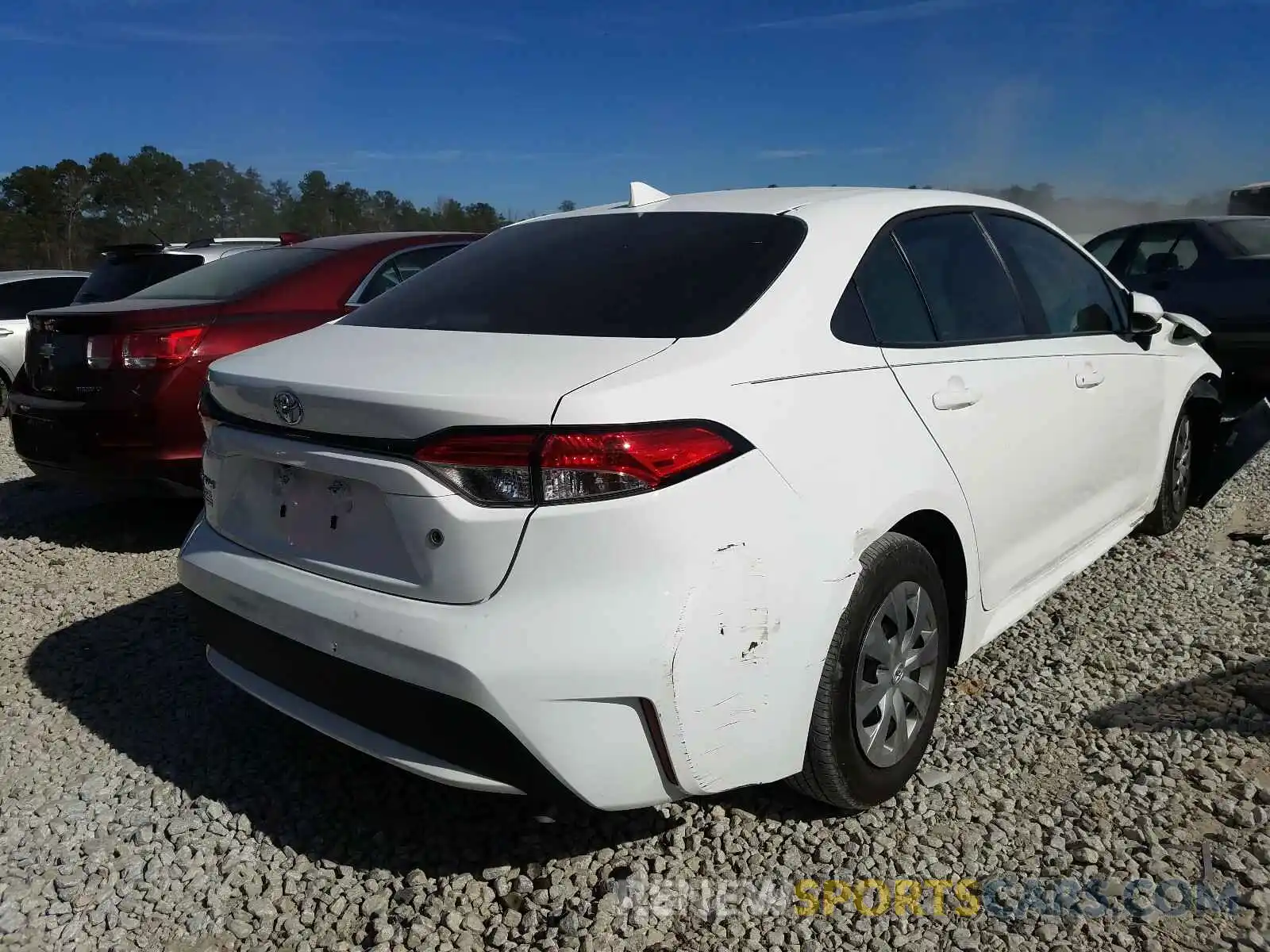 4 Photograph of a damaged car 5YFDPRAE3LP133597 TOYOTA COROLLA 2020