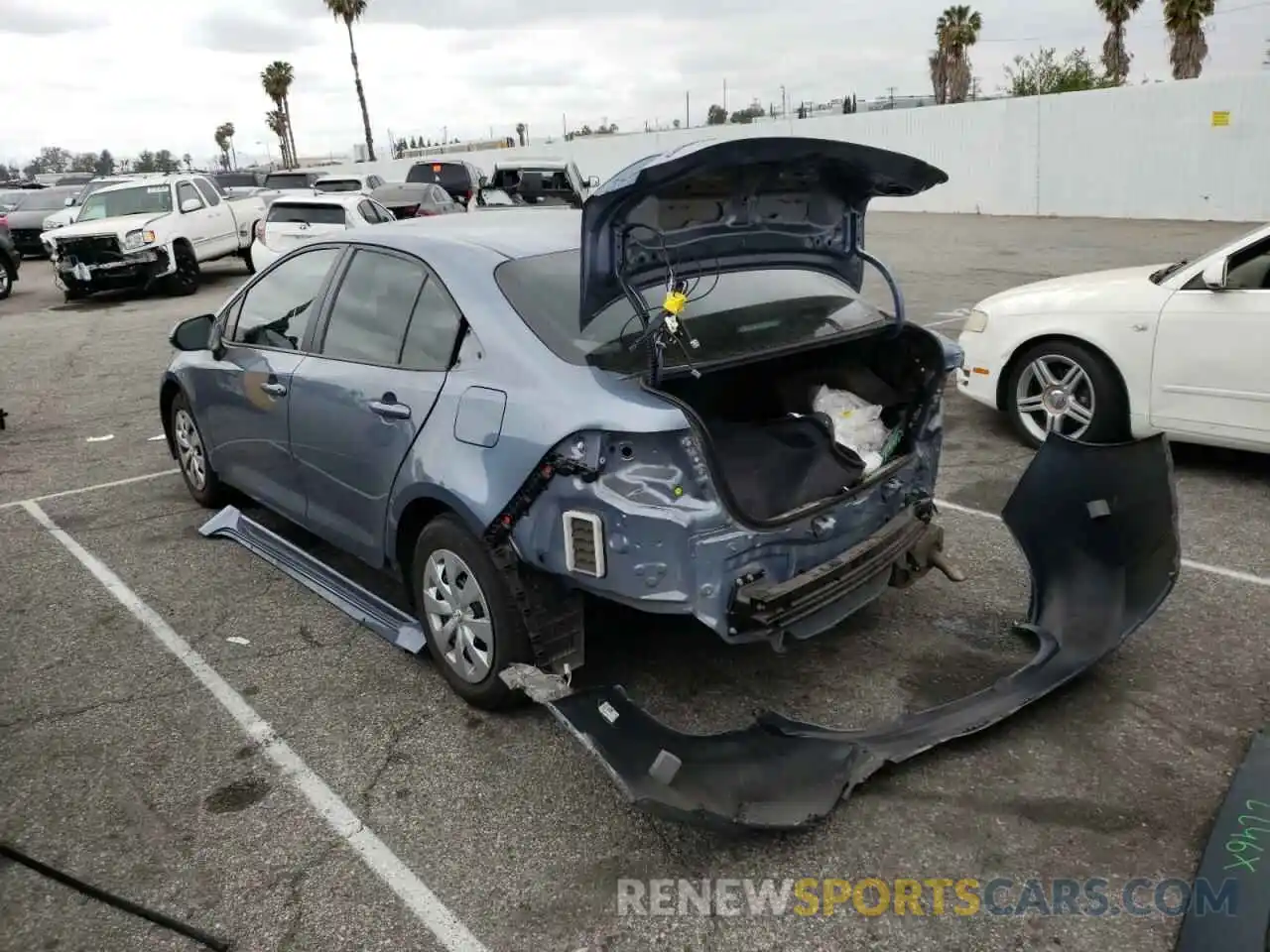 3 Photograph of a damaged car 5YFDPRAE4LP011122 TOYOTA COROLLA 2020