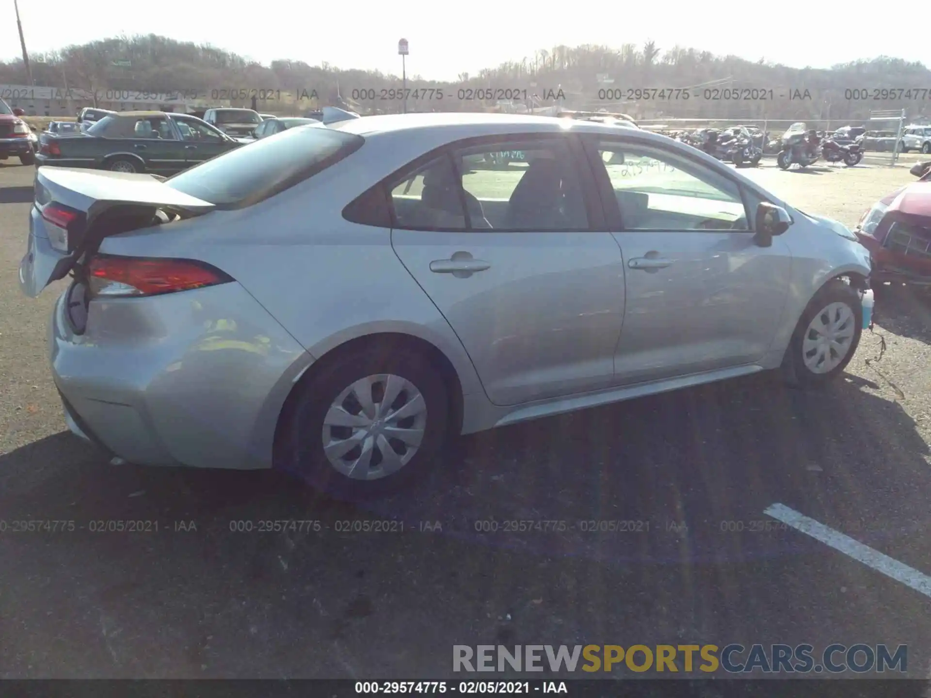 4 Photograph of a damaged car 5YFDPRAE4LP013999 TOYOTA COROLLA 2020