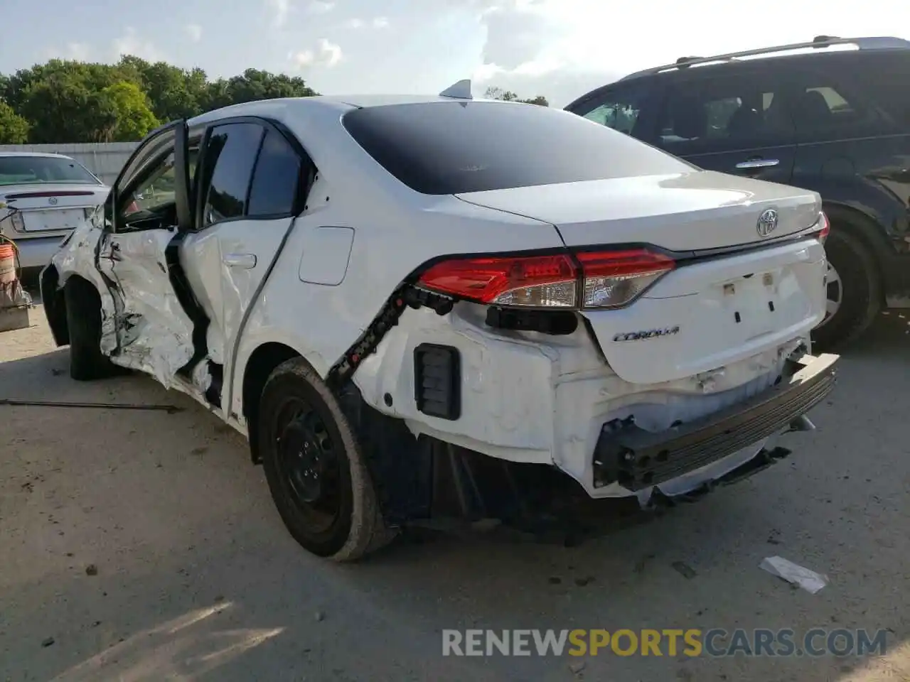 3 Photograph of a damaged car 5YFDPRAE4LP051703 TOYOTA COROLLA 2020