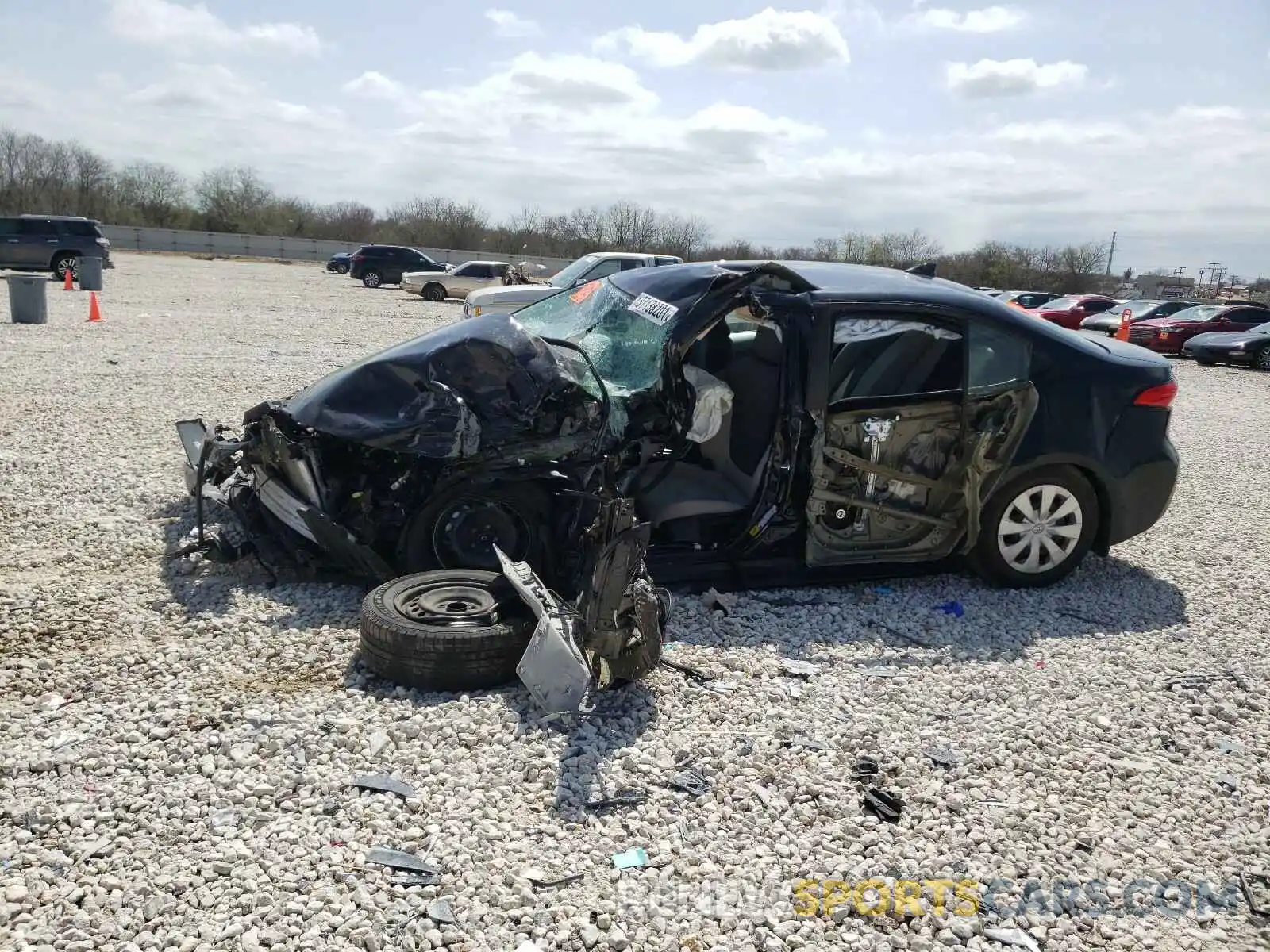 9 Photograph of a damaged car 5YFDPRAE4LP054682 TOYOTA COROLLA 2020
