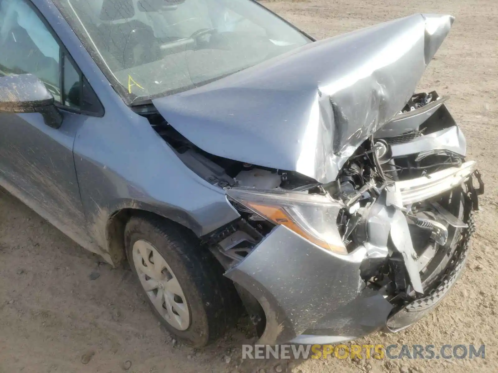 9 Photograph of a damaged car 5YFDPRAE4LP068369 TOYOTA COROLLA 2020