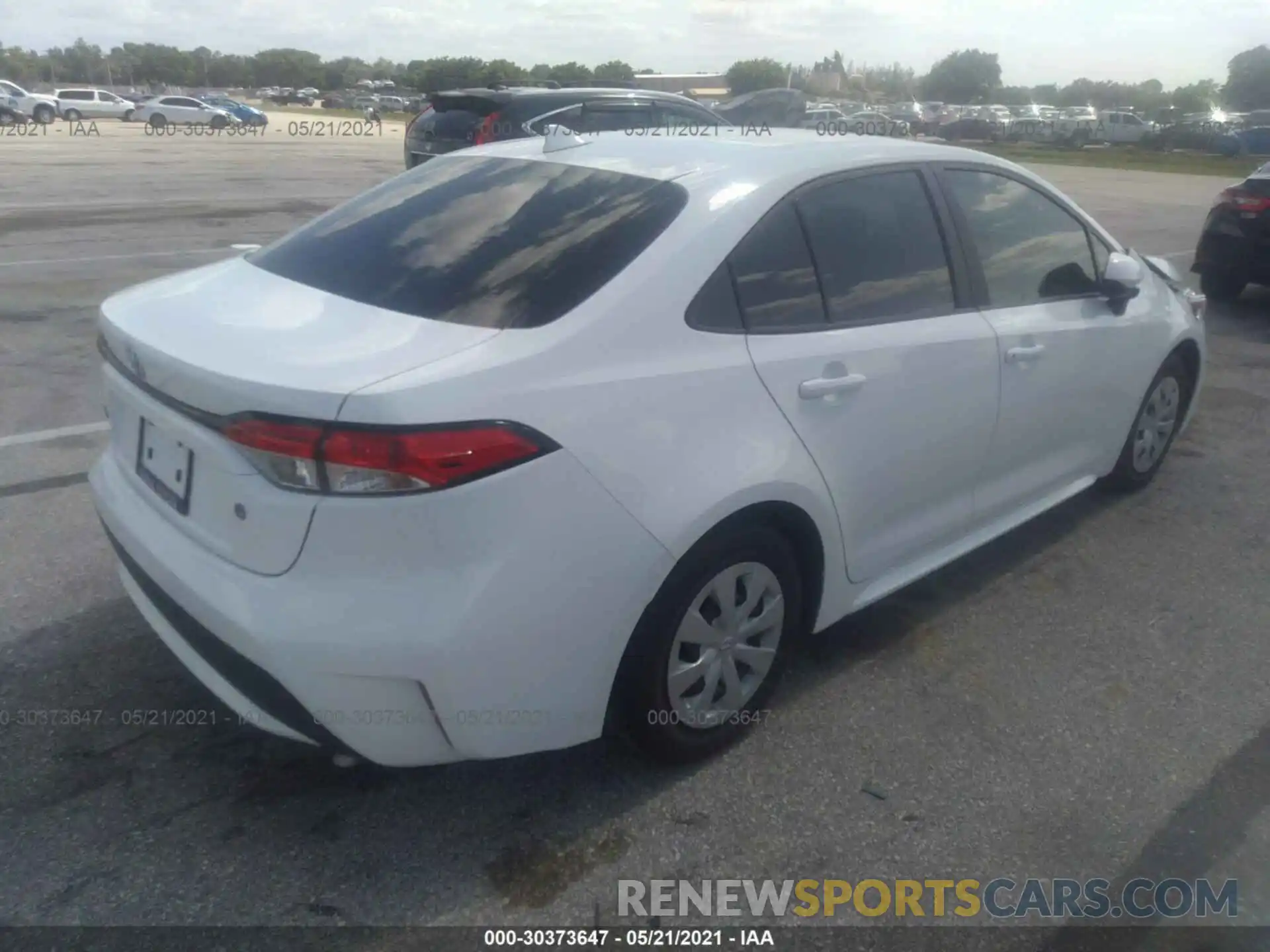 4 Photograph of a damaged car 5YFDPRAE4LP068419 TOYOTA COROLLA 2020