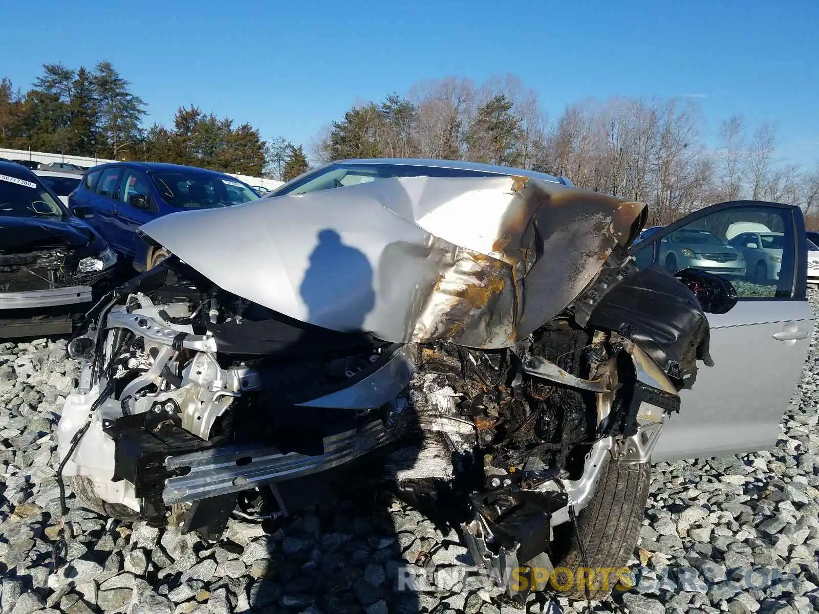 9 Photograph of a damaged car 5YFDPRAE4LP106344 TOYOTA COROLLA 2020