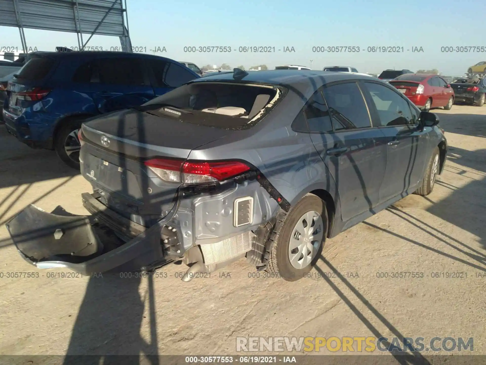 4 Photograph of a damaged car 5YFDPRAE5LP001442 TOYOTA COROLLA 2020