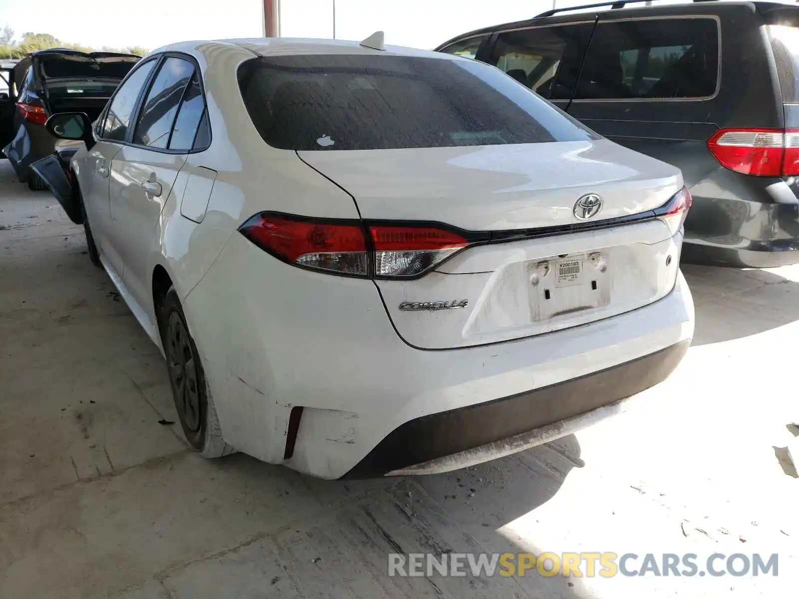 3 Photograph of a damaged car 5YFDPRAE5LP005510 TOYOTA COROLLA 2020