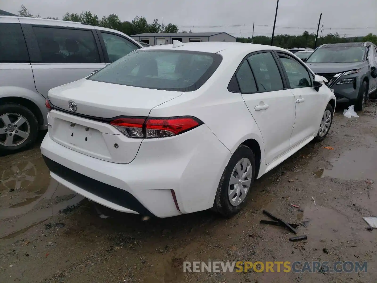 4 Photograph of a damaged car 5YFDPRAE5LP013347 TOYOTA COROLLA 2020