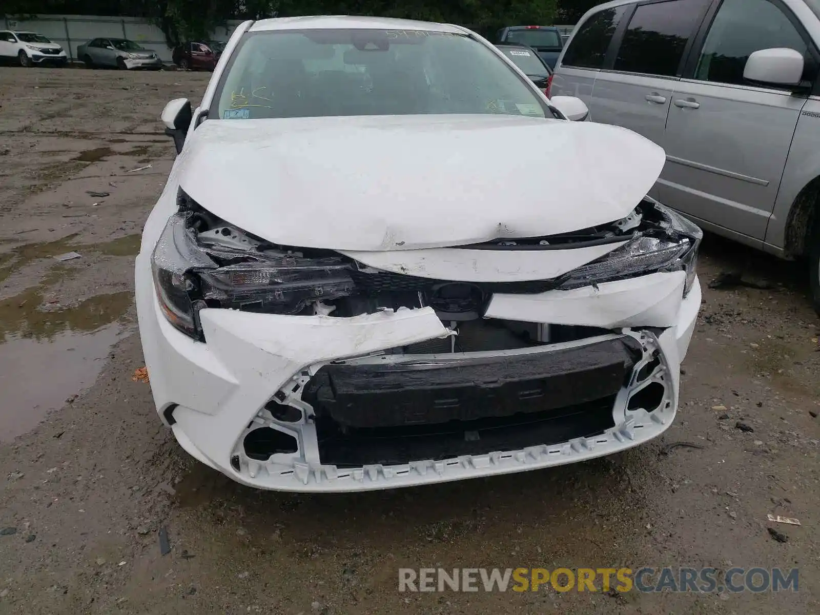 9 Photograph of a damaged car 5YFDPRAE5LP013347 TOYOTA COROLLA 2020