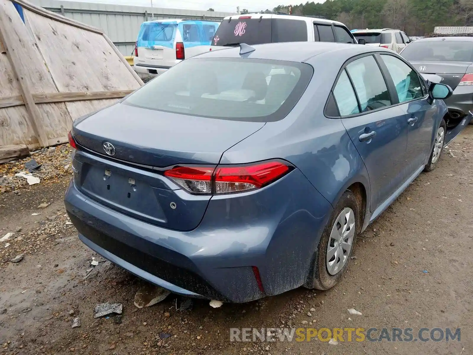 4 Photograph of a damaged car 5YFDPRAE5LP015003 TOYOTA COROLLA 2020