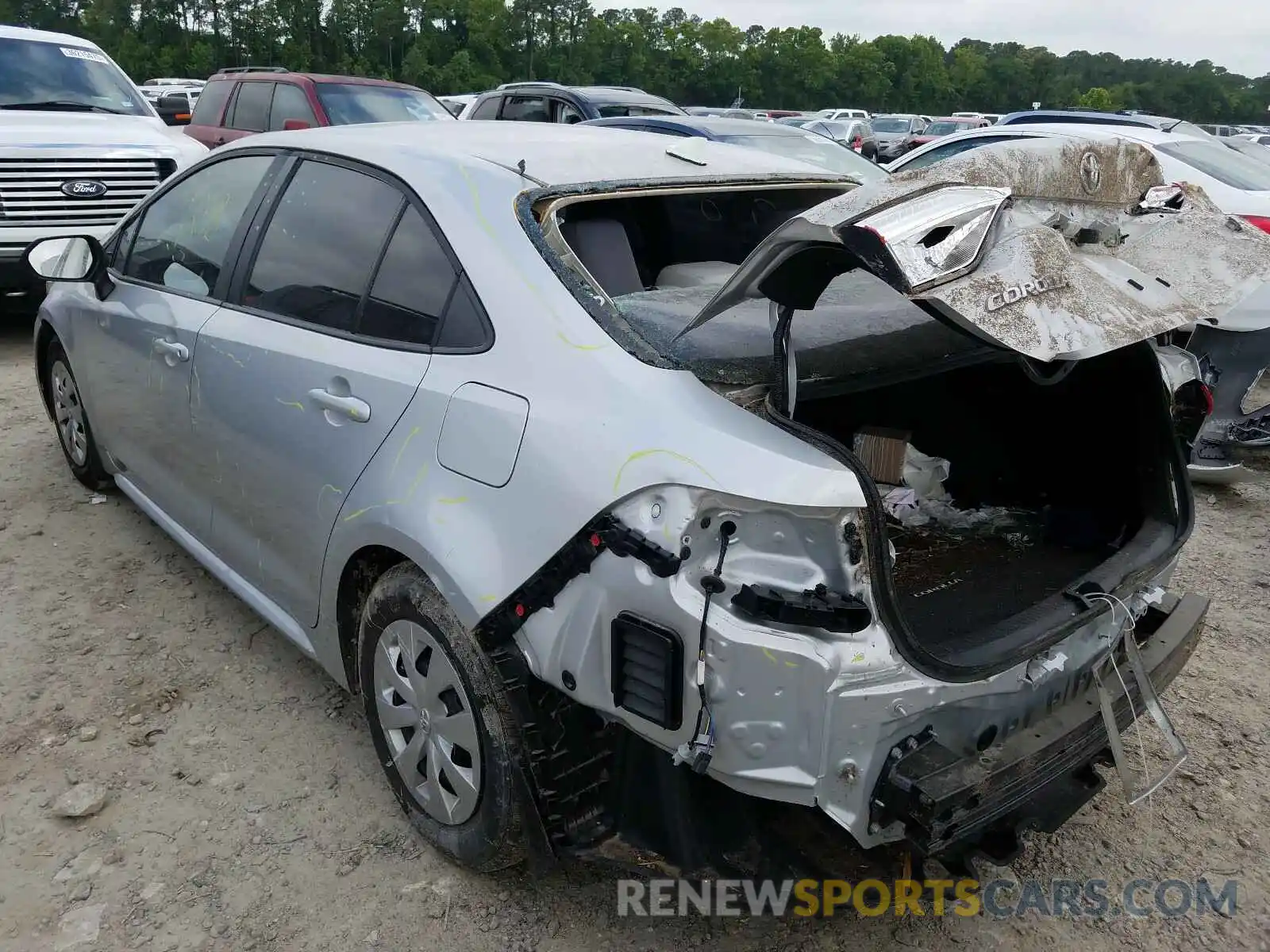 3 Photograph of a damaged car 5YFDPRAE5LP033341 TOYOTA COROLLA 2020