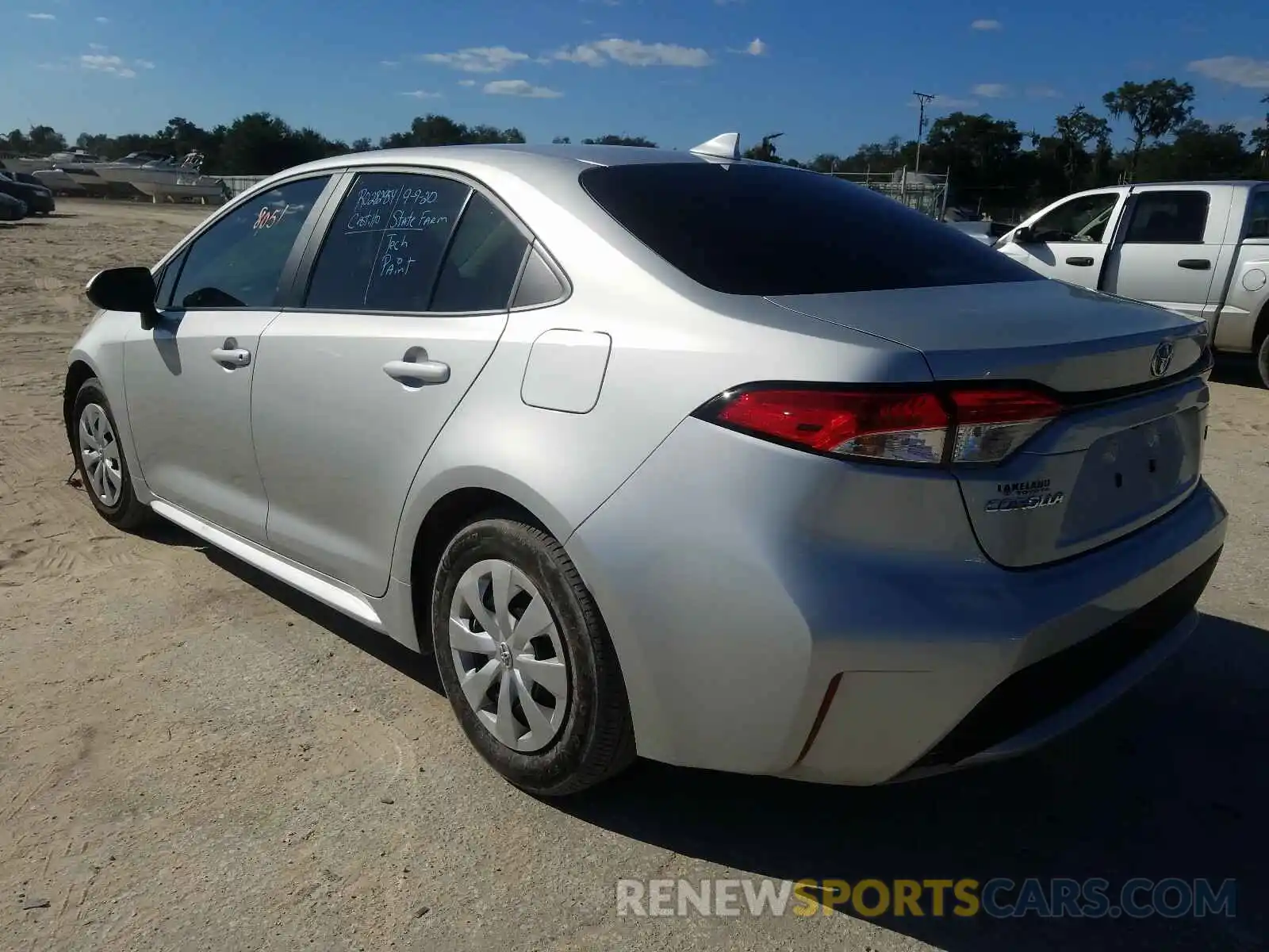 3 Photograph of a damaged car 5YFDPRAE5LP042282 TOYOTA COROLLA 2020