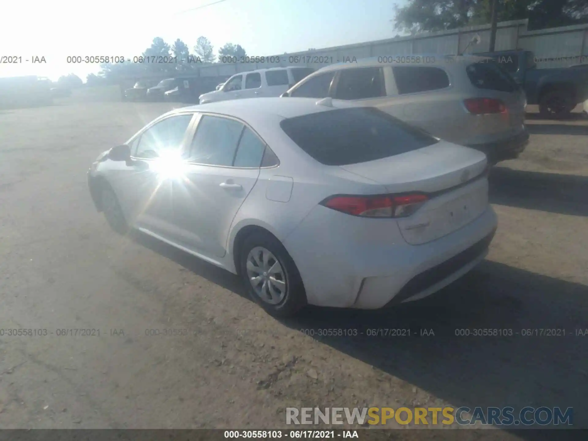 3 Photograph of a damaged car 5YFDPRAE5LP056232 TOYOTA COROLLA 2020