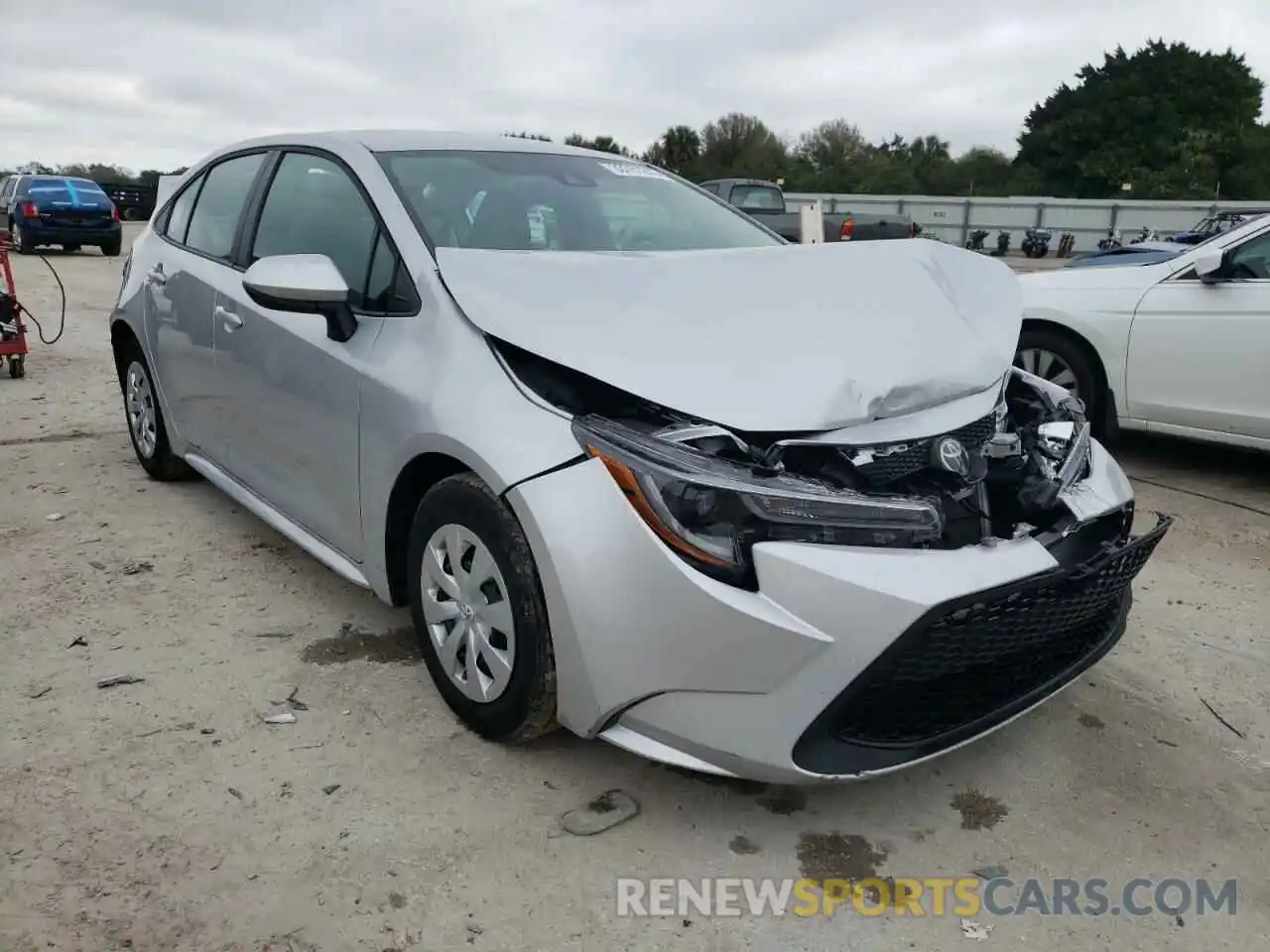 1 Photograph of a damaged car 5YFDPRAE5LP060054 TOYOTA COROLLA 2020