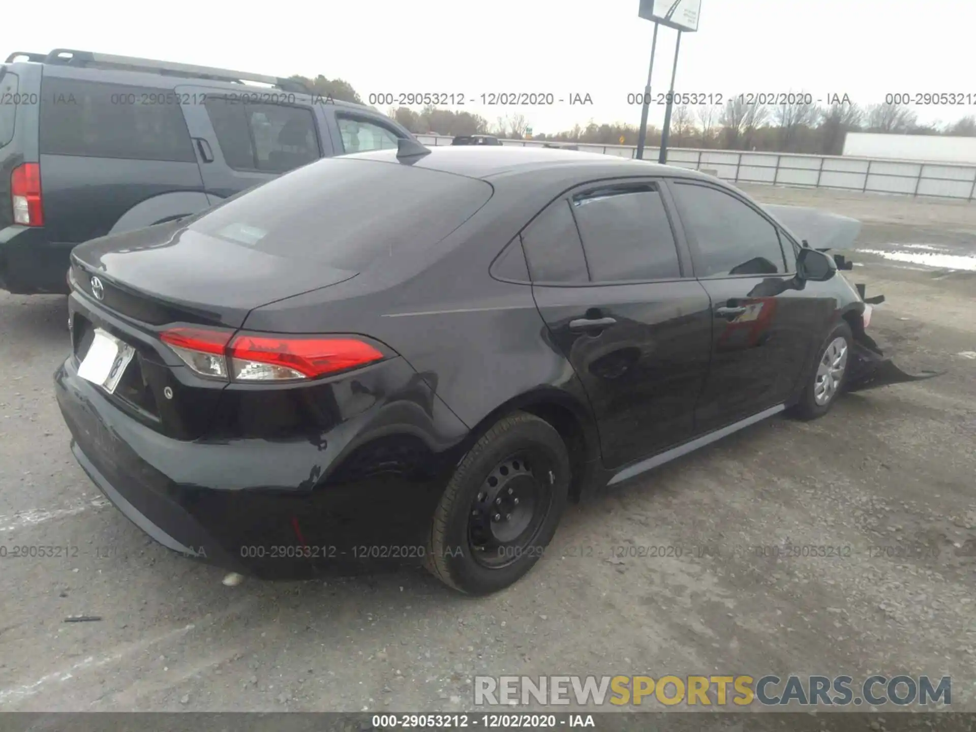 4 Photograph of a damaged car 5YFDPRAE5LP067537 TOYOTA COROLLA 2020