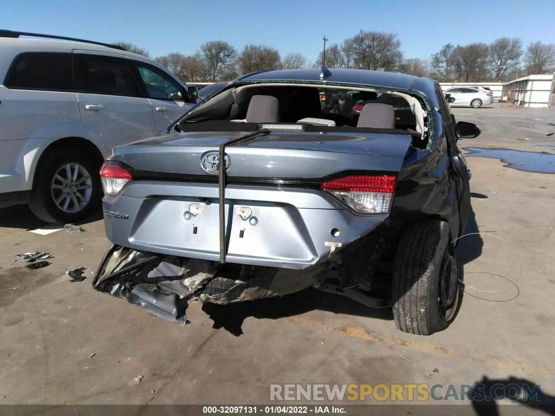 6 Photograph of a damaged car 5YFDPRAE5LP067585 TOYOTA COROLLA 2020