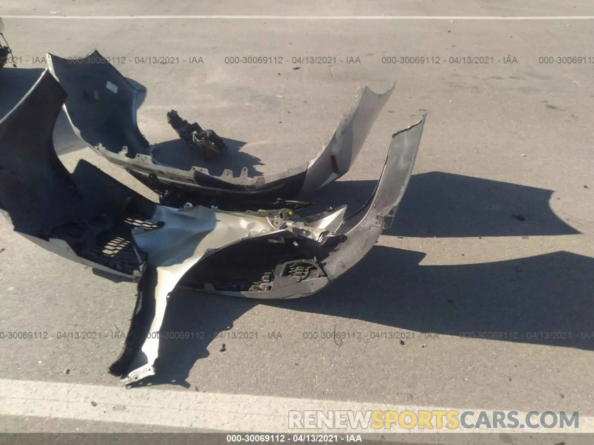 12 Photograph of a damaged car 5YFDPRAE5LP073290 TOYOTA COROLLA 2020