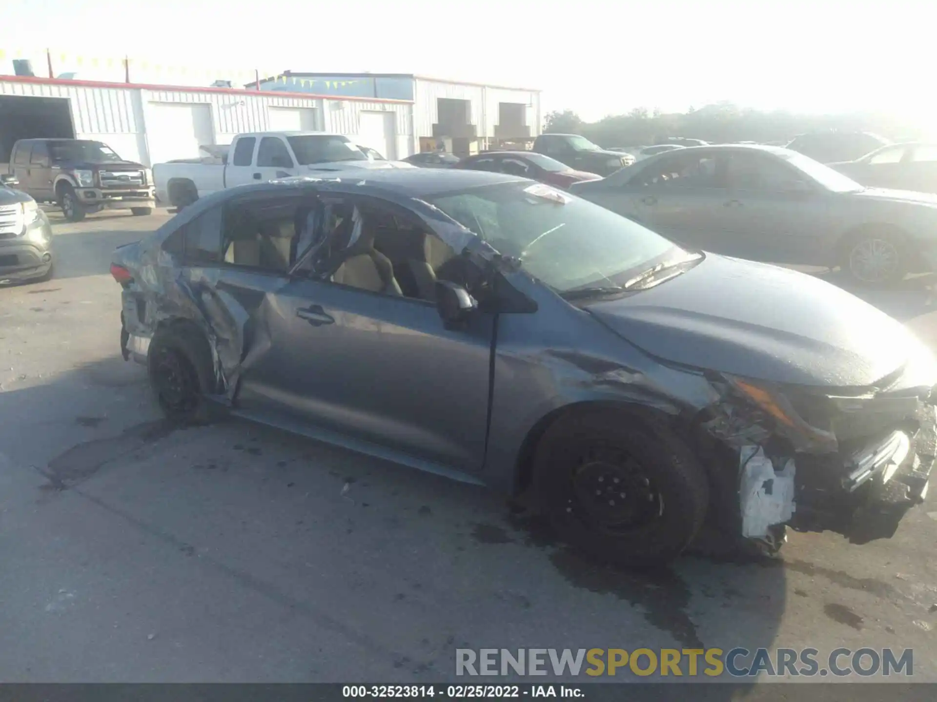 6 Photograph of a damaged car 5YFDPRAE5LP074293 TOYOTA COROLLA 2020