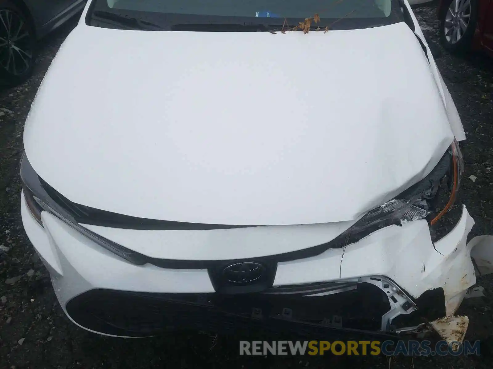 7 Photograph of a damaged car 5YFDPRAE5LP119006 TOYOTA COROLLA 2020