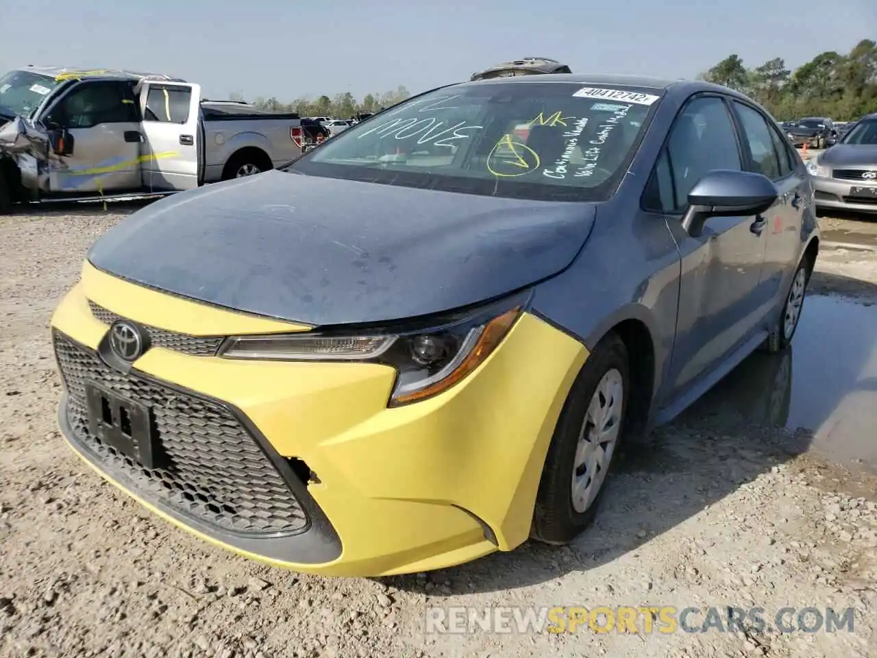 2 Photograph of a damaged car 5YFDPRAE5LP123489 TOYOTA COROLLA 2020