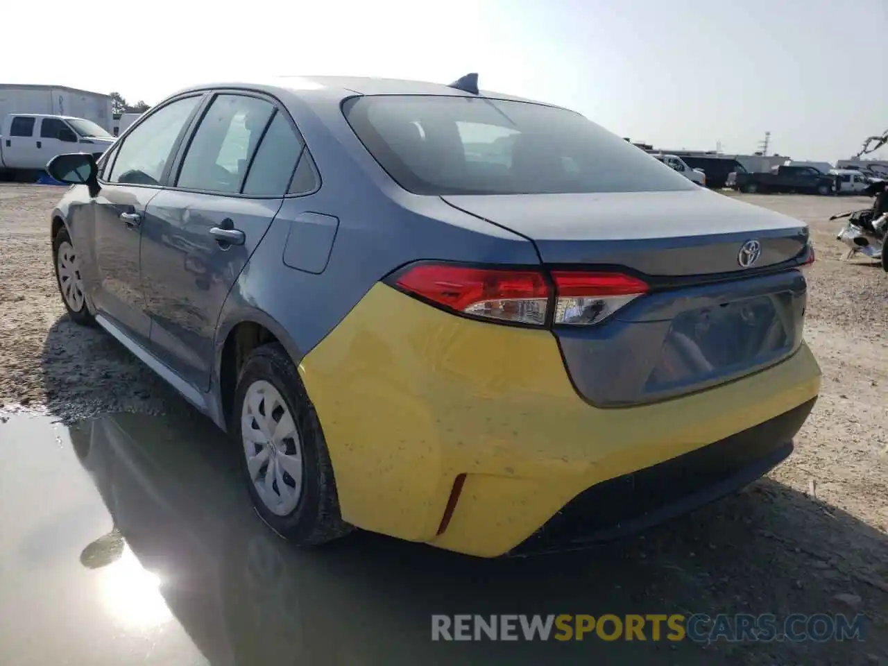 3 Photograph of a damaged car 5YFDPRAE5LP123489 TOYOTA COROLLA 2020