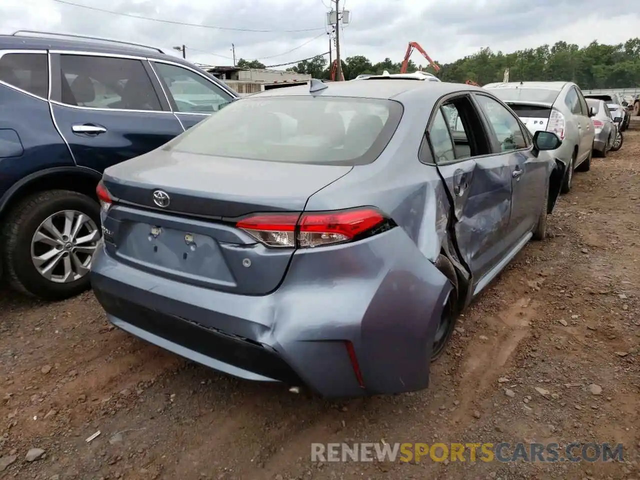 4 Photograph of a damaged car 5YFDPRAE6LP006150 TOYOTA COROLLA 2020