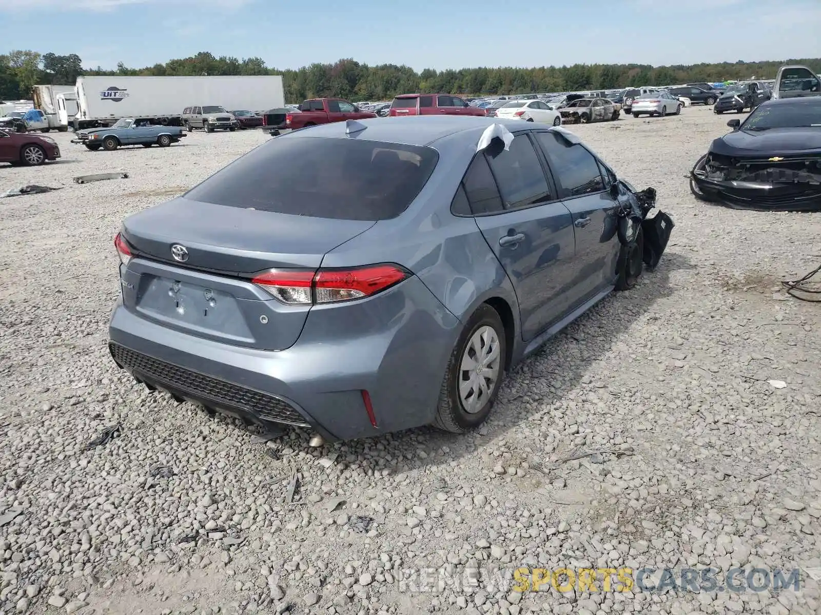 4 Photograph of a damaged car 5YFDPRAE6LP056708 TOYOTA COROLLA 2020