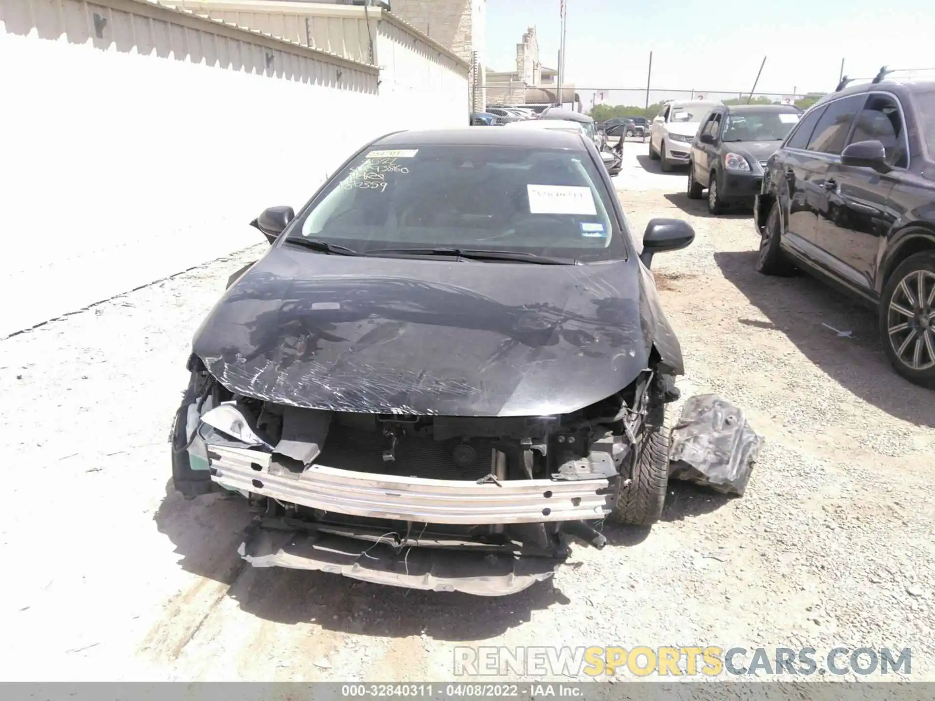 6 Photograph of a damaged car 5YFDPRAE6LP080359 TOYOTA COROLLA 2020