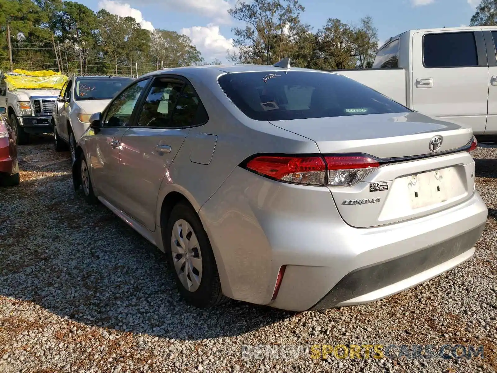 3 Photograph of a damaged car 5YFDPRAE6LP102814 TOYOTA COROLLA 2020