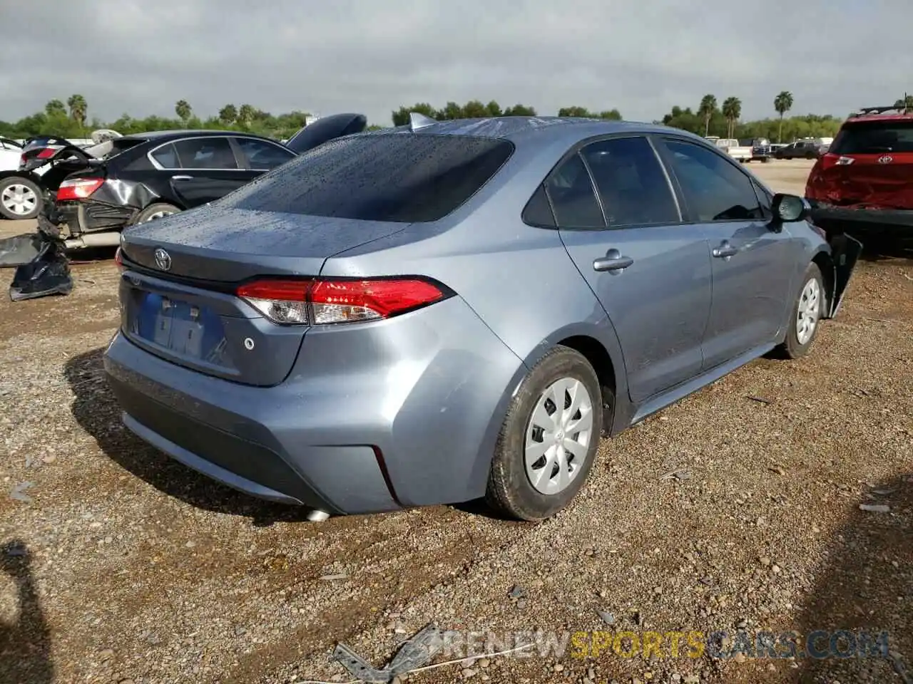 4 Photograph of a damaged car 5YFDPRAE6LP103283 TOYOTA COROLLA 2020