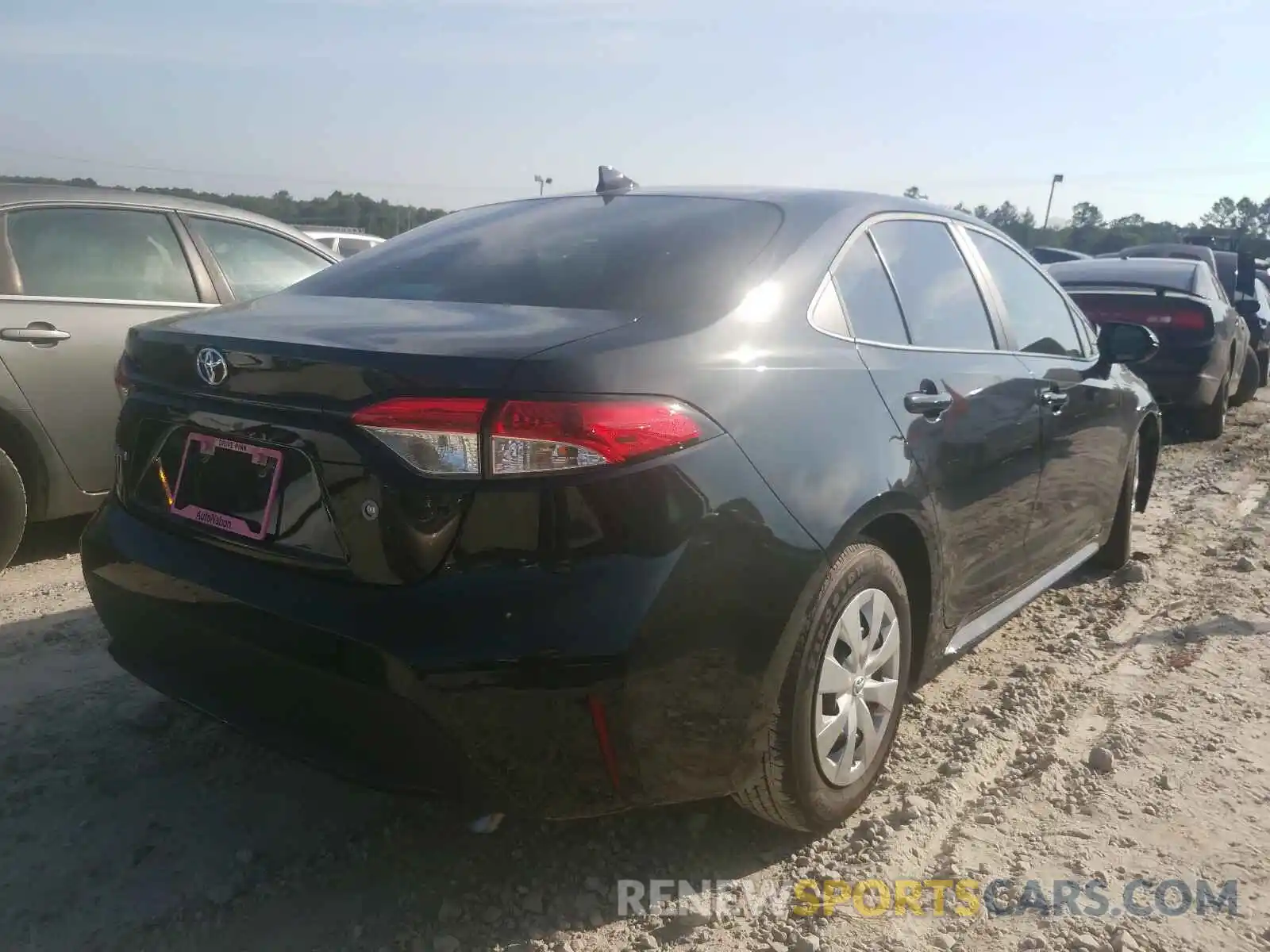 4 Photograph of a damaged car 5YFDPRAE6LP105423 TOYOTA COROLLA 2020