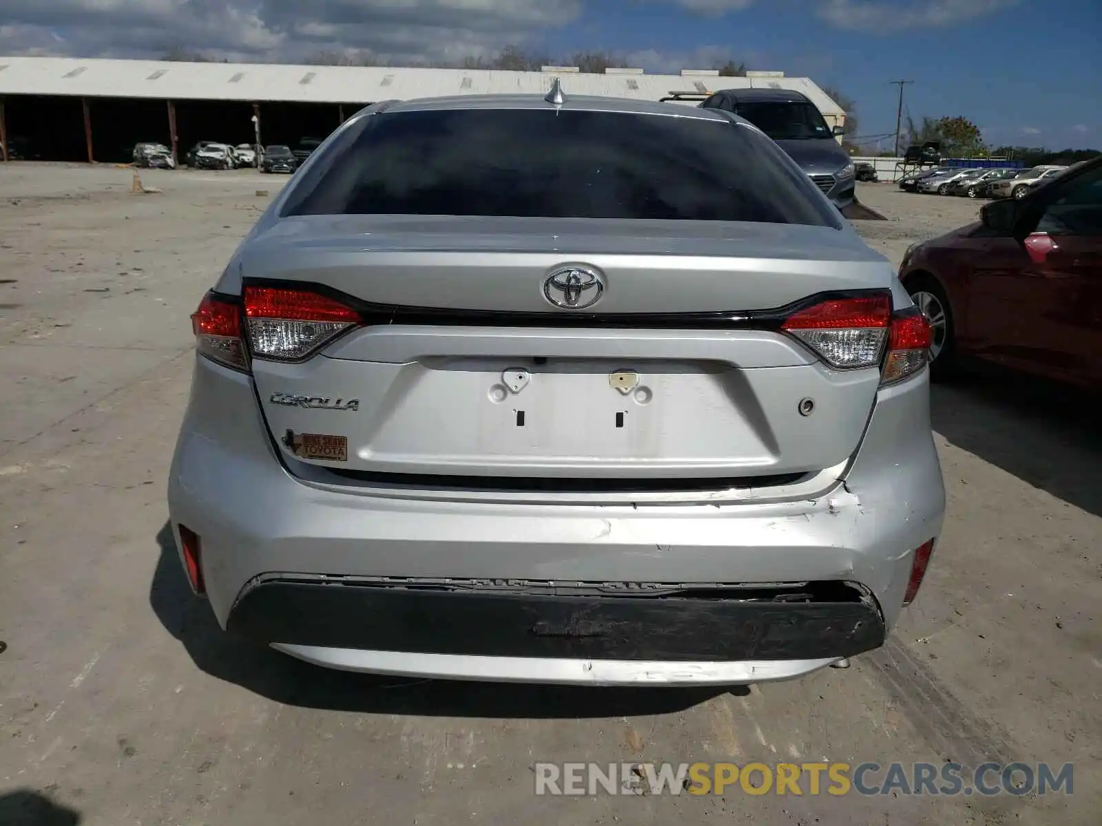 9 Photograph of a damaged car 5YFDPRAE7LP009106 TOYOTA COROLLA 2020