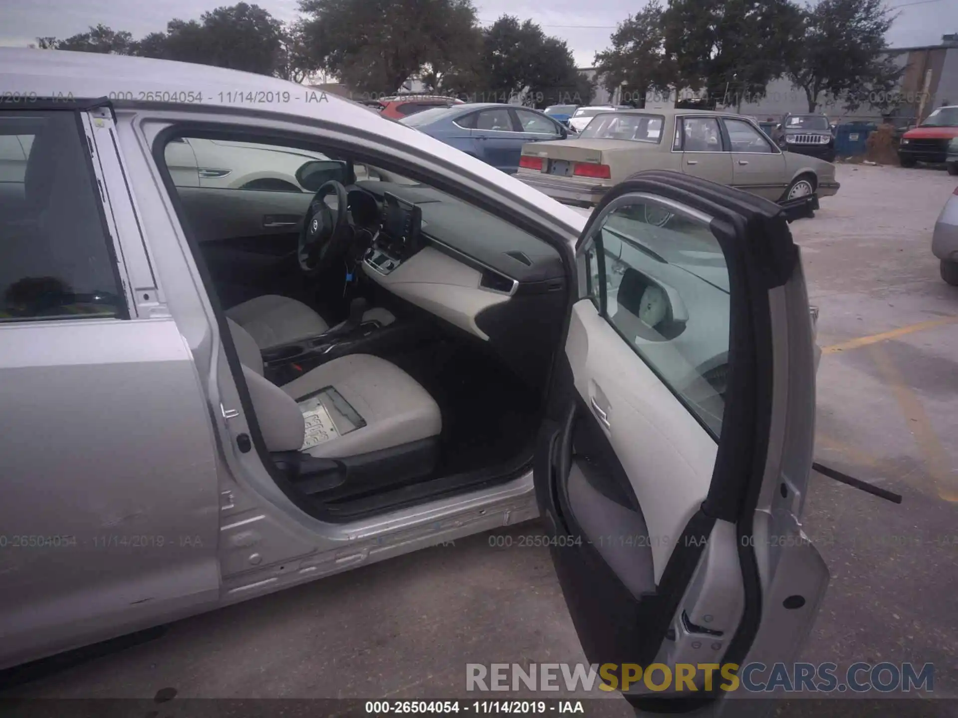 5 Photograph of a damaged car 5YFDPRAE7LP018940 TOYOTA COROLLA 2020