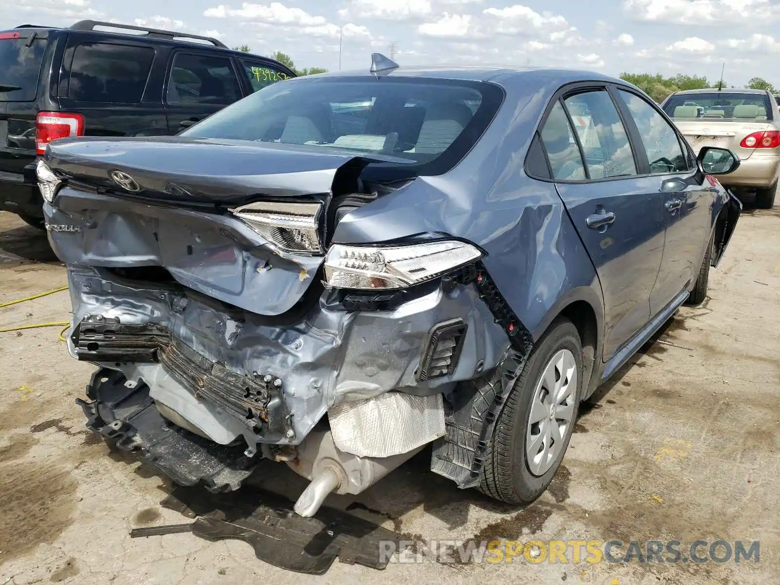 4 Photograph of a damaged car 5YFDPRAE7LP019926 TOYOTA COROLLA 2020