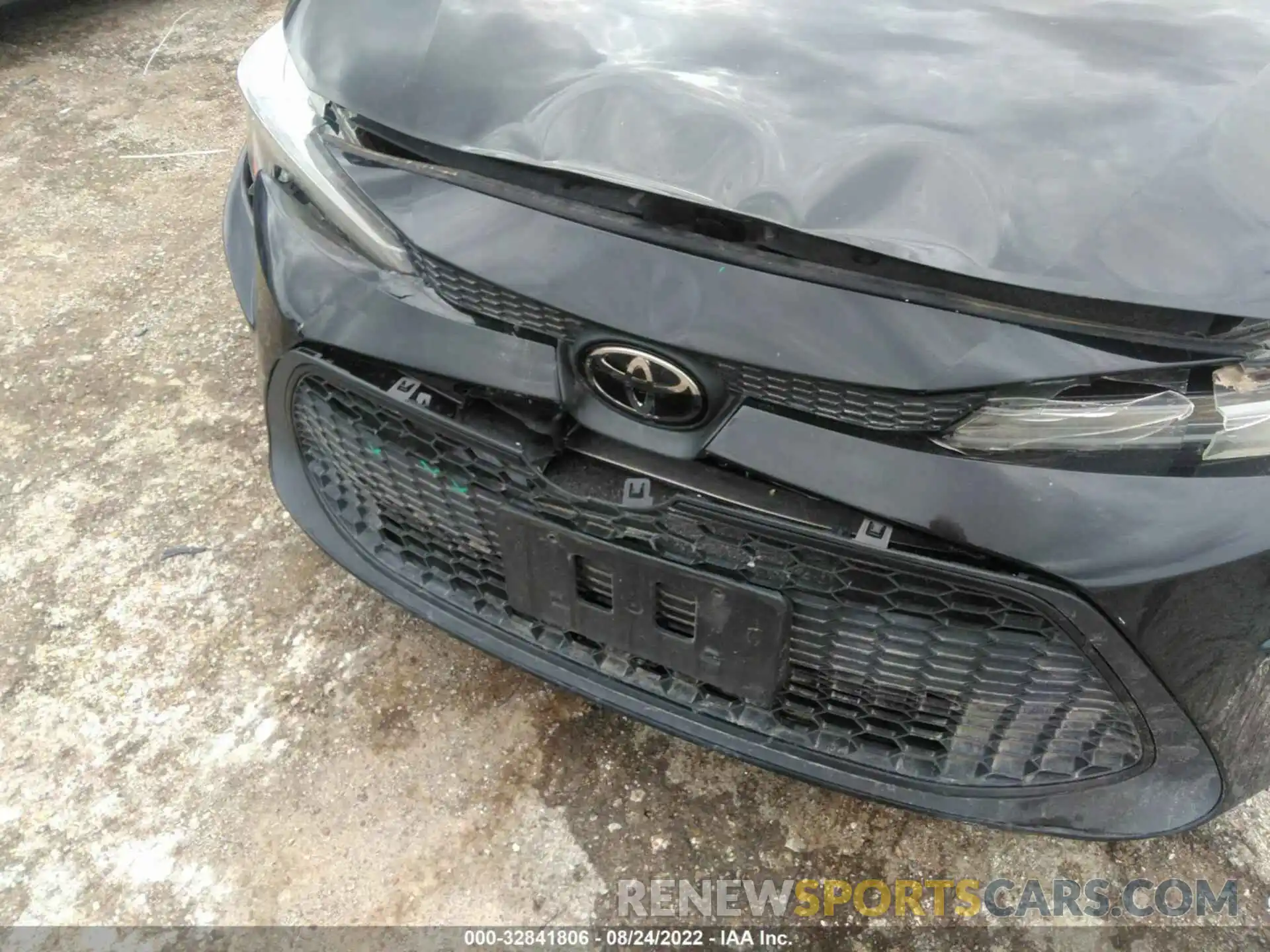 6 Photograph of a damaged car 5YFDPRAE7LP033812 TOYOTA COROLLA 2020