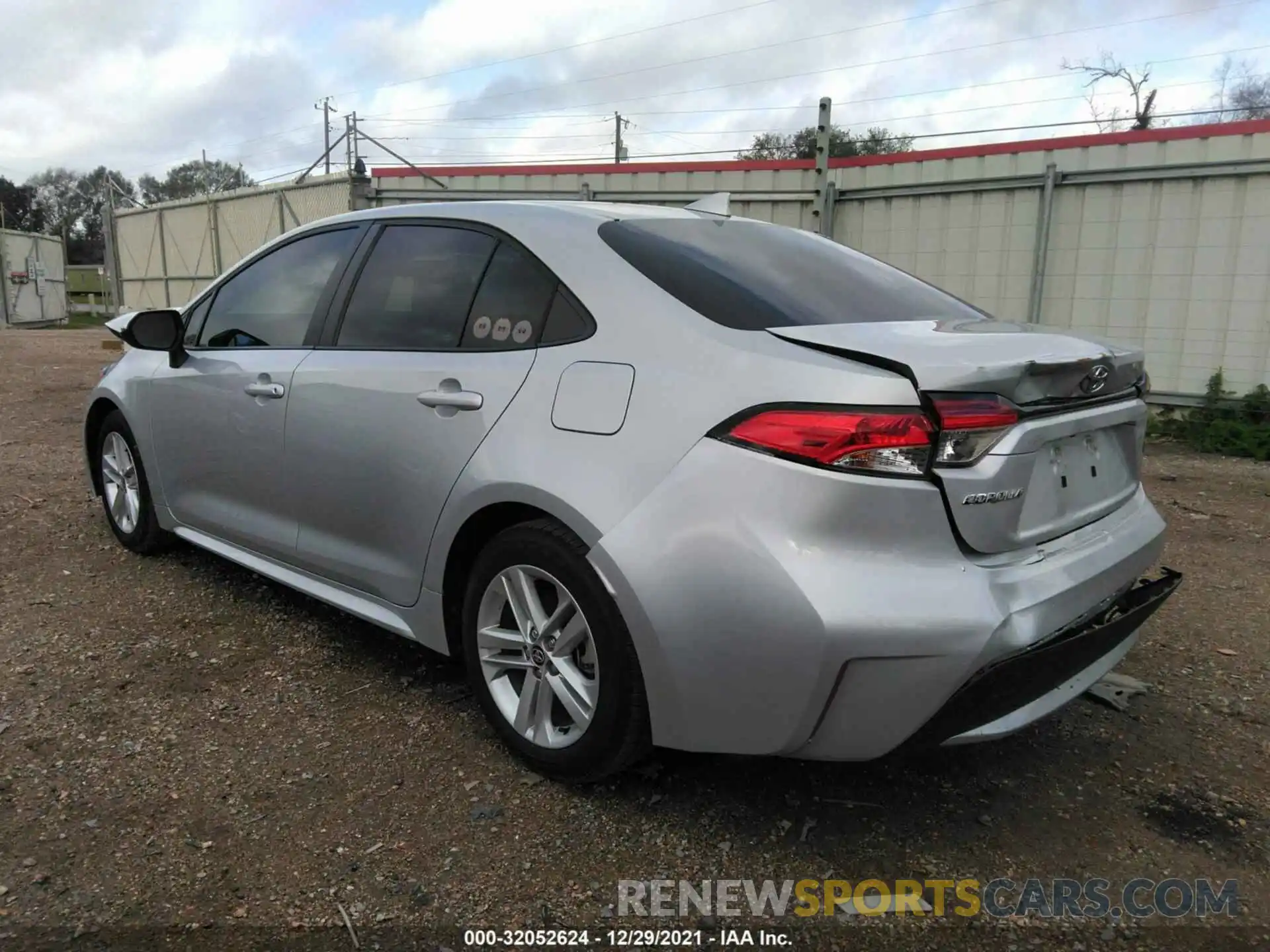 3 Photograph of a damaged car 5YFDPRAE7LP034653 TOYOTA COROLLA 2020