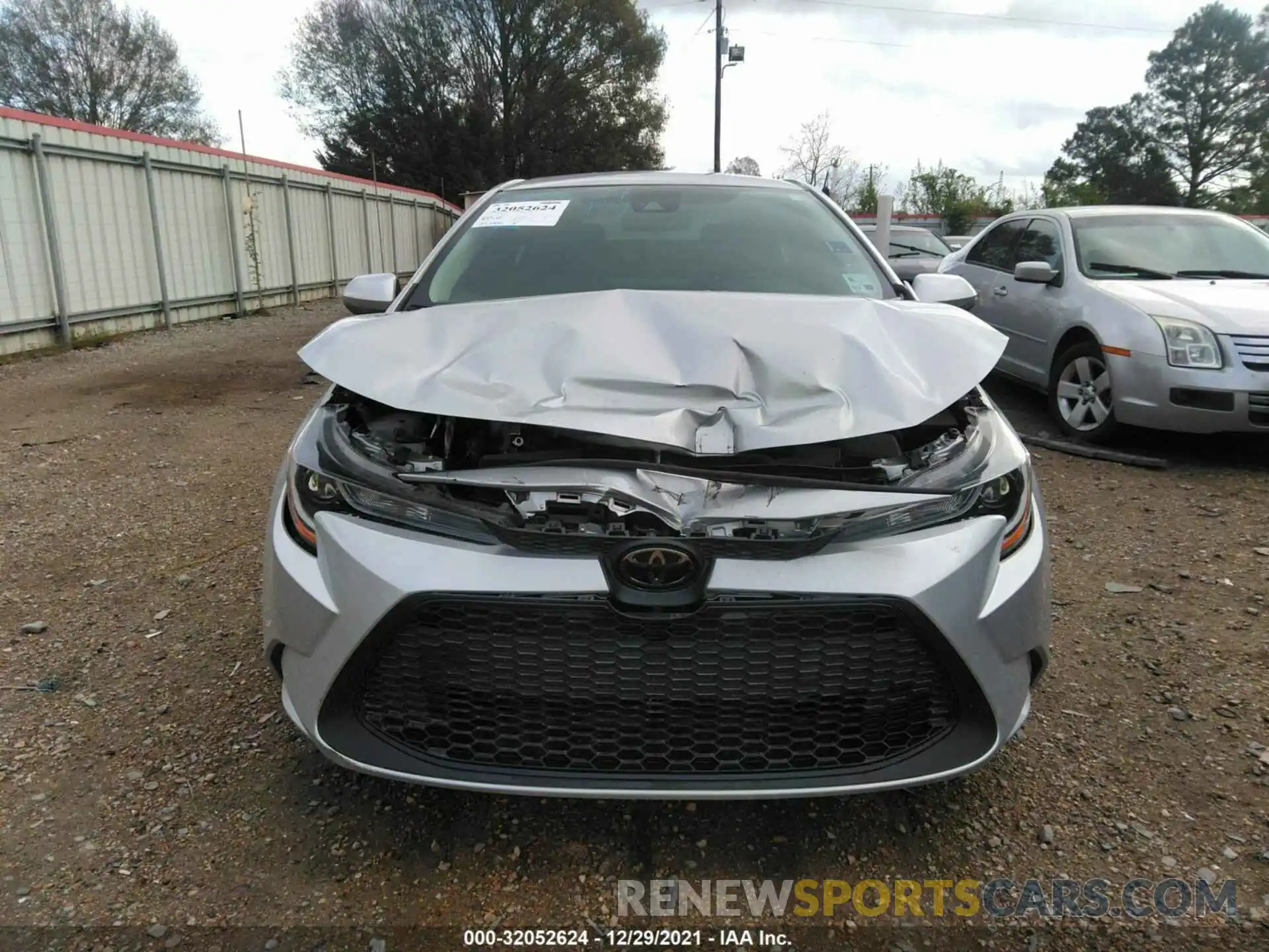 6 Photograph of a damaged car 5YFDPRAE7LP034653 TOYOTA COROLLA 2020