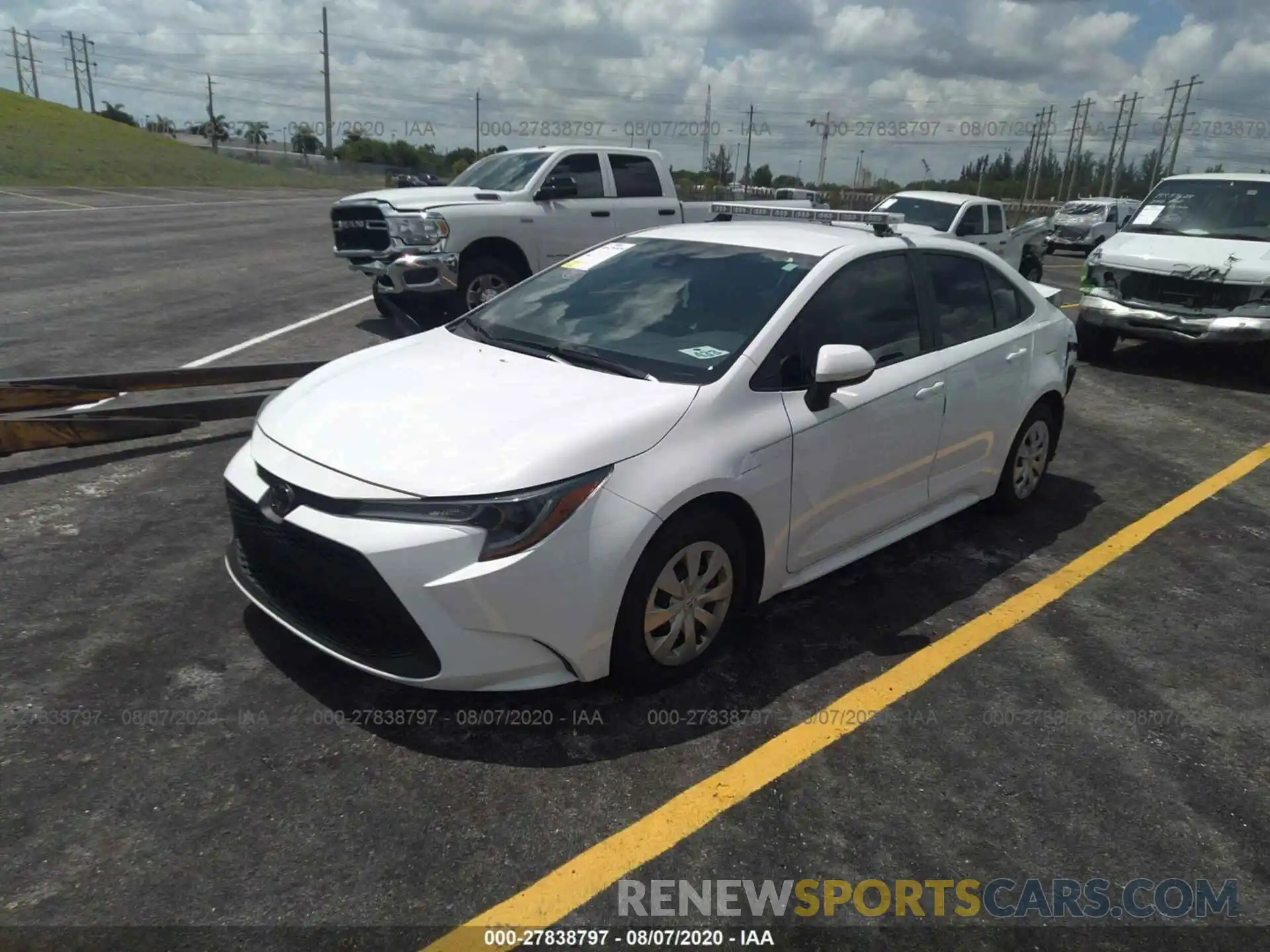 2 Photograph of a damaged car 5YFDPRAE7LP037701 TOYOTA COROLLA 2020