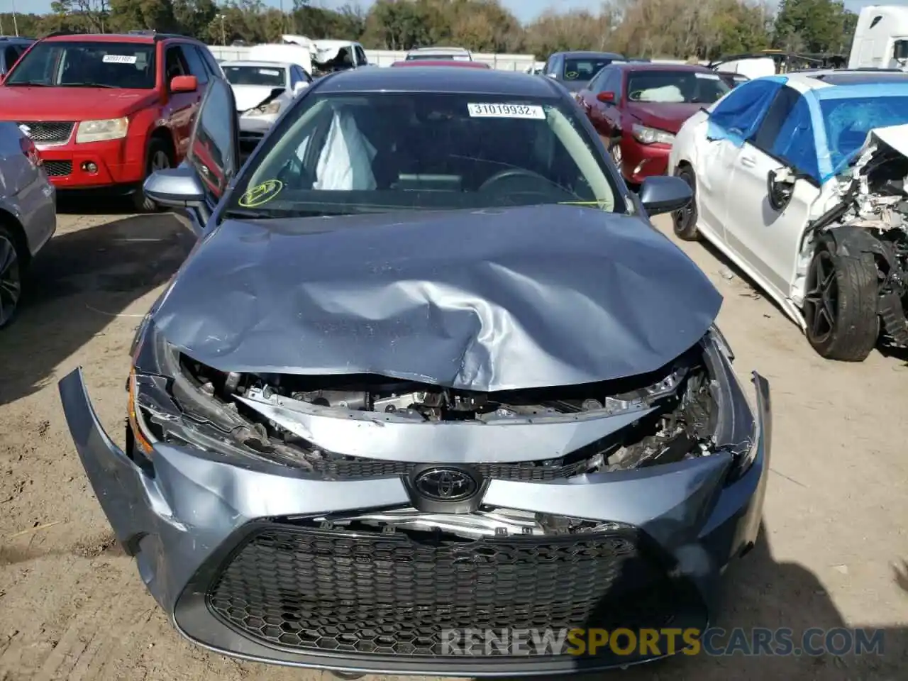 9 Photograph of a damaged car 5YFDPRAE7LP053834 TOYOTA COROLLA 2020