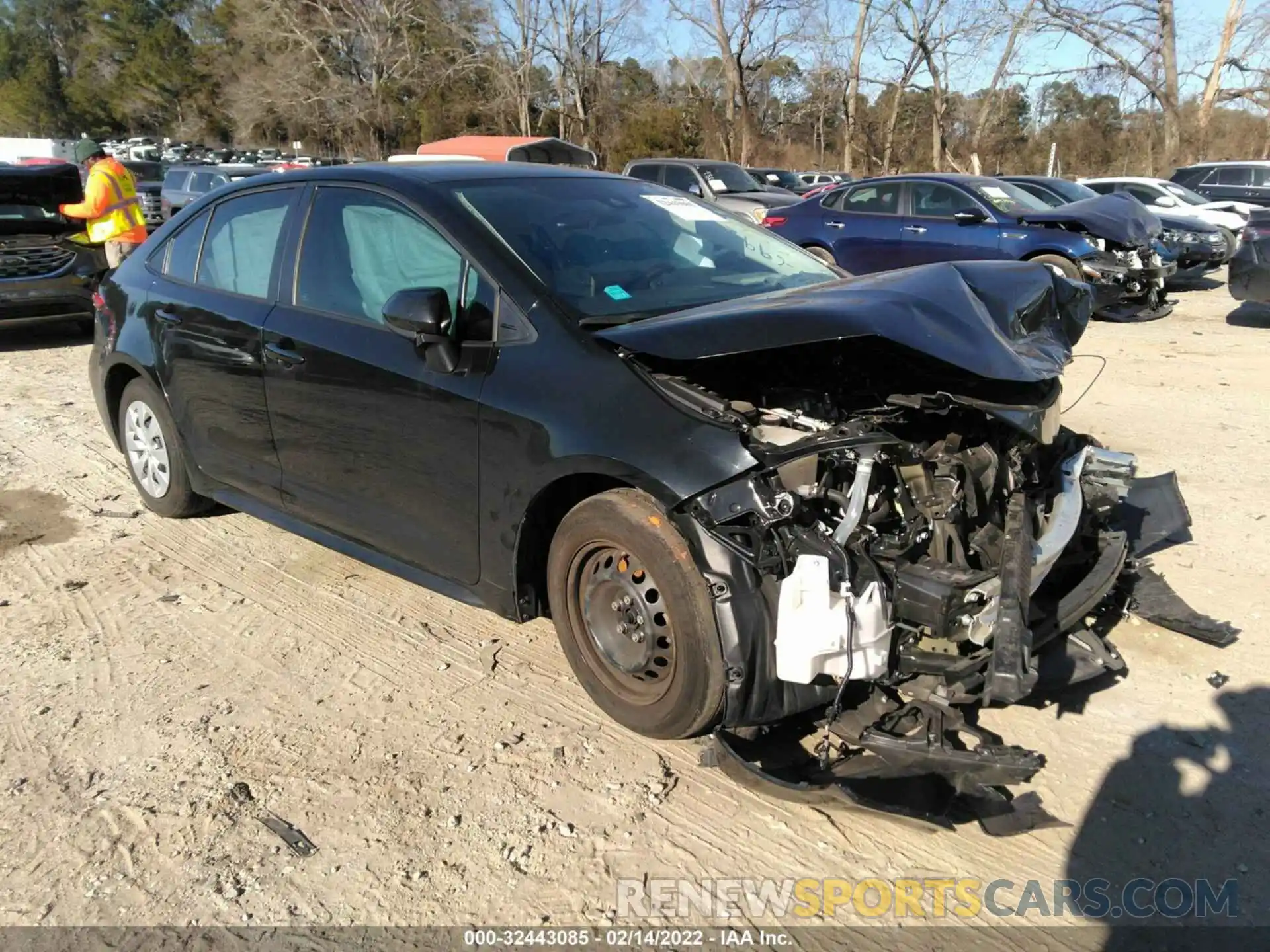 1 Photograph of a damaged car 5YFDPRAE7LP056992 TOYOTA COROLLA 2020