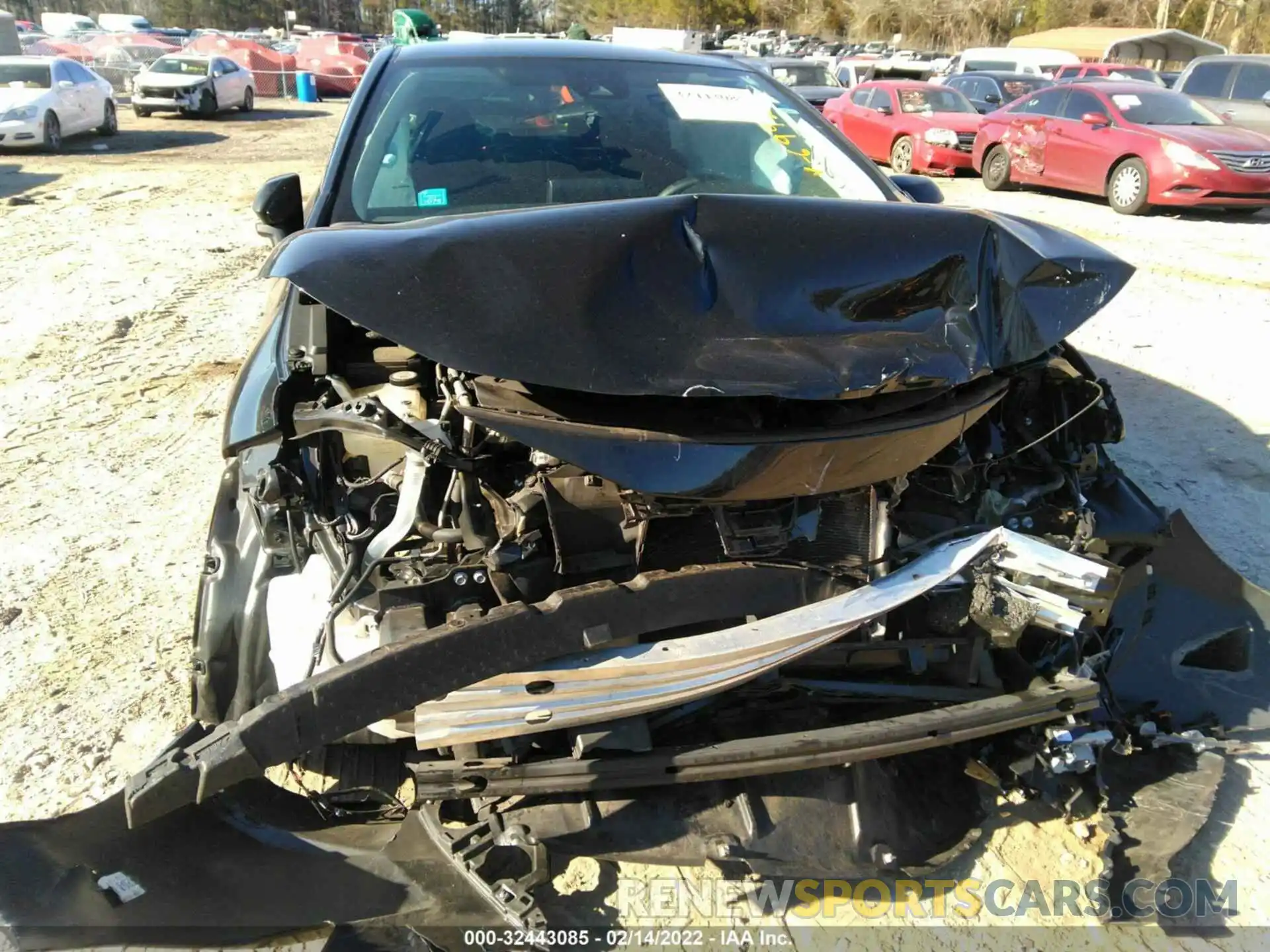 6 Photograph of a damaged car 5YFDPRAE7LP056992 TOYOTA COROLLA 2020