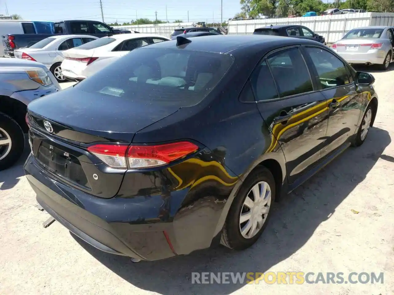 4 Photograph of a damaged car 5YFDPRAE7LP057589 TOYOTA COROLLA 2020