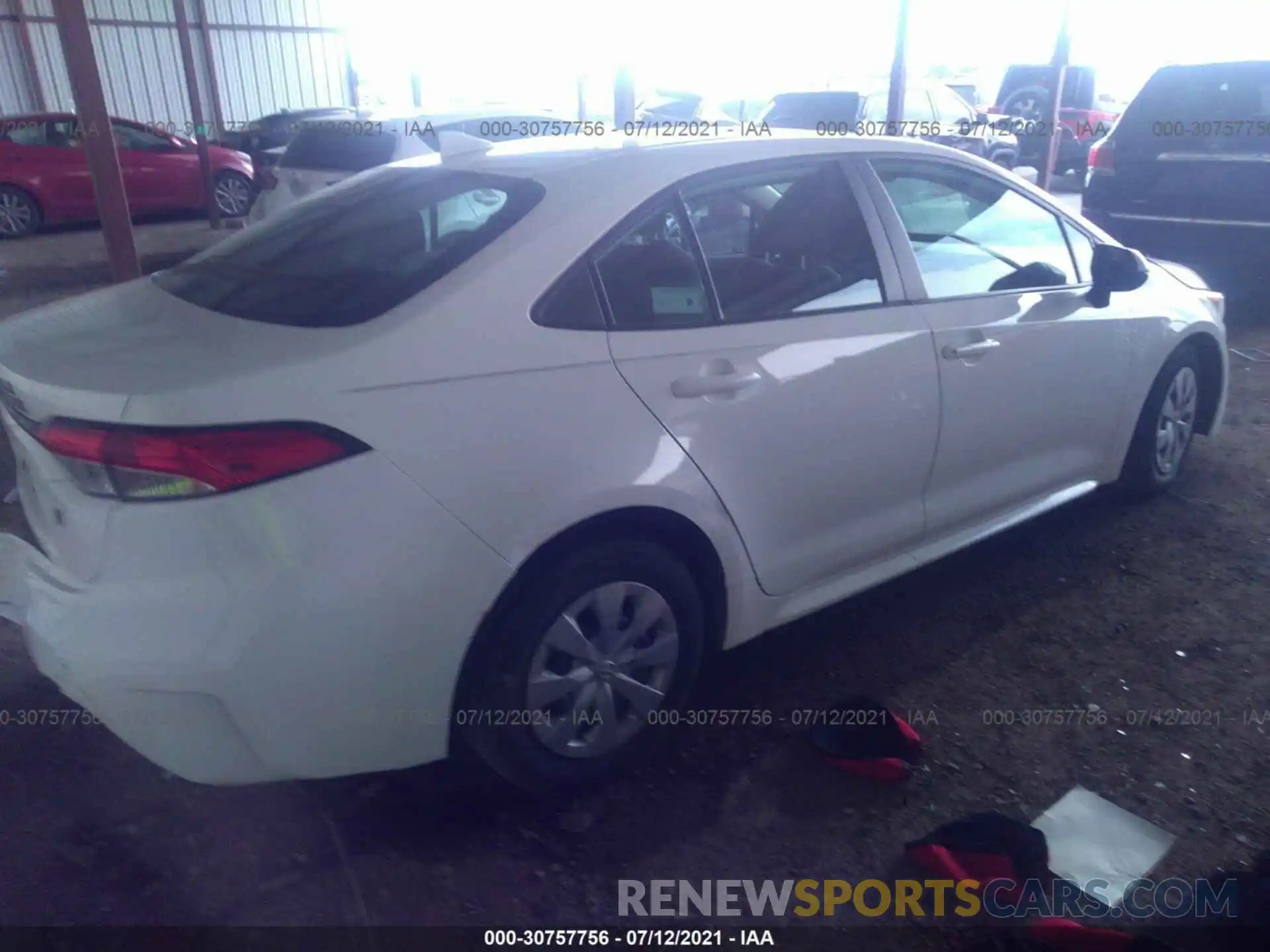 4 Photograph of a damaged car 5YFDPRAE7LP059326 TOYOTA COROLLA 2020