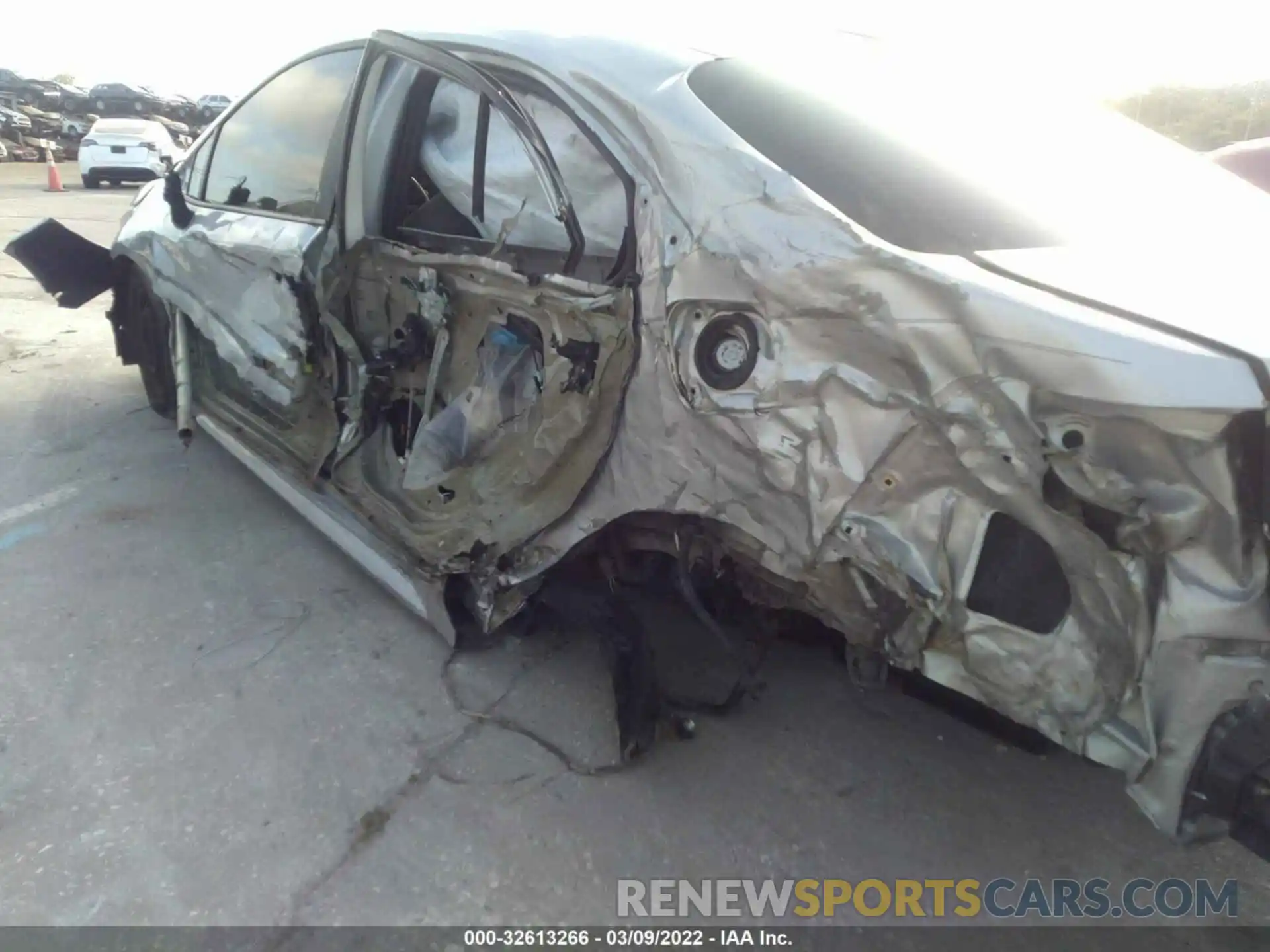 6 Photograph of a damaged car 5YFDPRAE7LP063781 TOYOTA COROLLA 2020