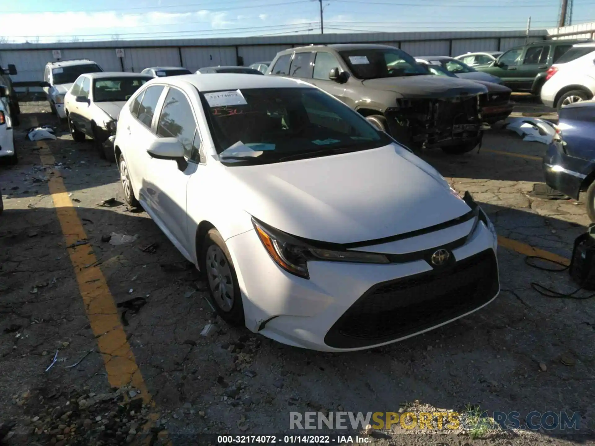 1 Photograph of a damaged car 5YFDPRAE7LP064431 TOYOTA COROLLA 2020